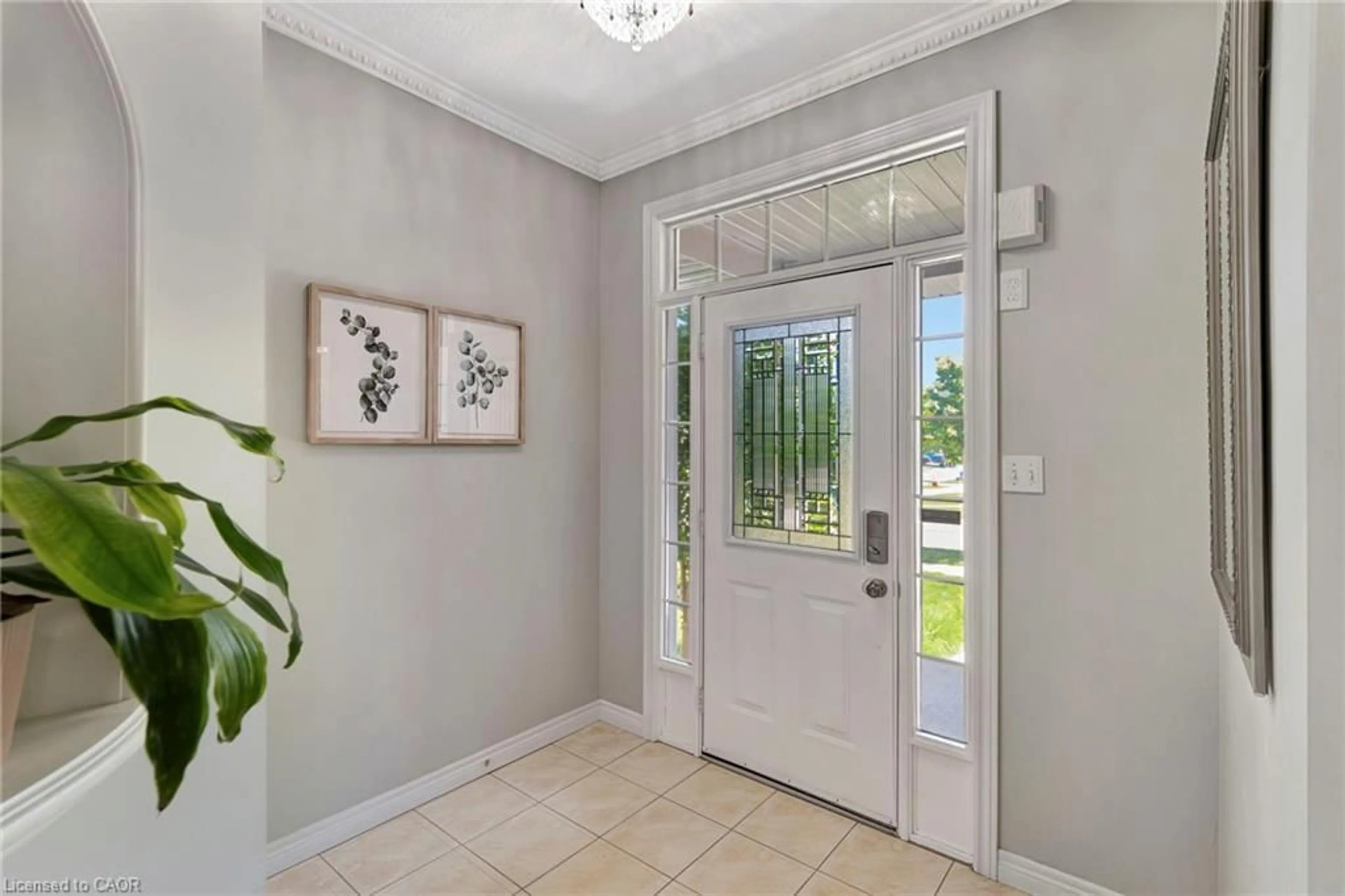 Indoor entryway for 35 Dubrick Cres, Kitchener Ontario N2E 4A7