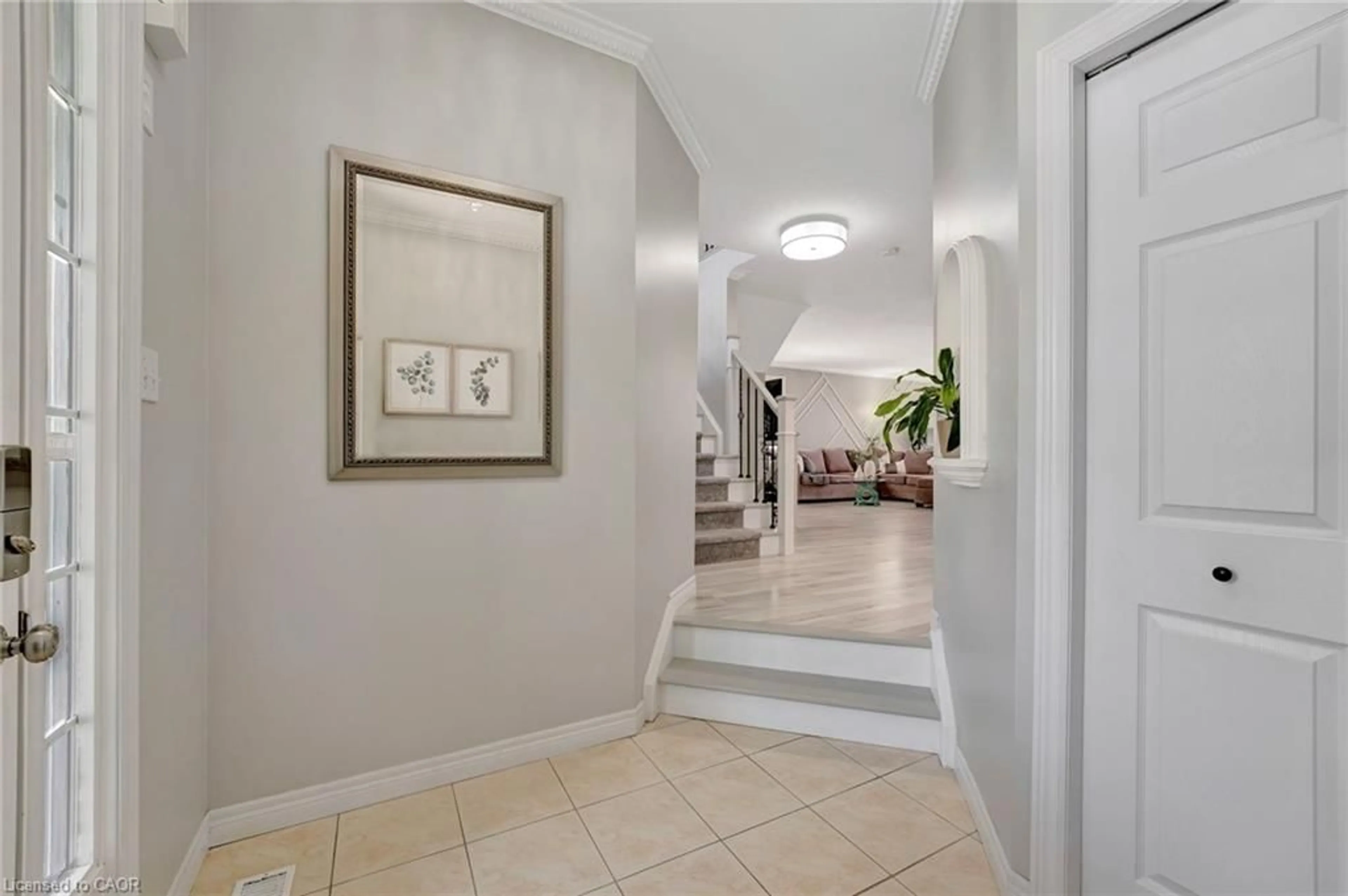 Indoor foyer for 35 Dubrick Cres, Kitchener Ontario N2E 4A7