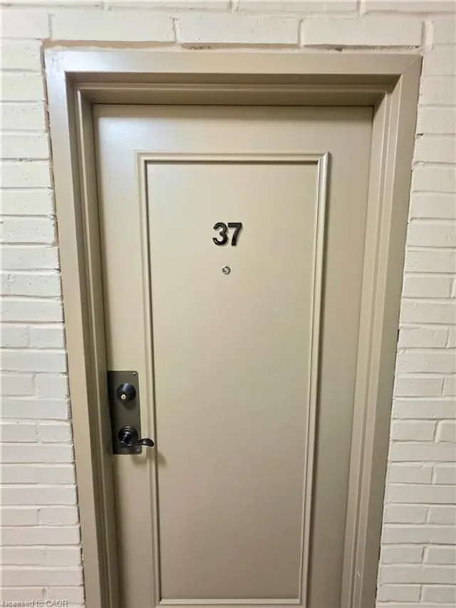 2373 King St #37, Hamilton 5