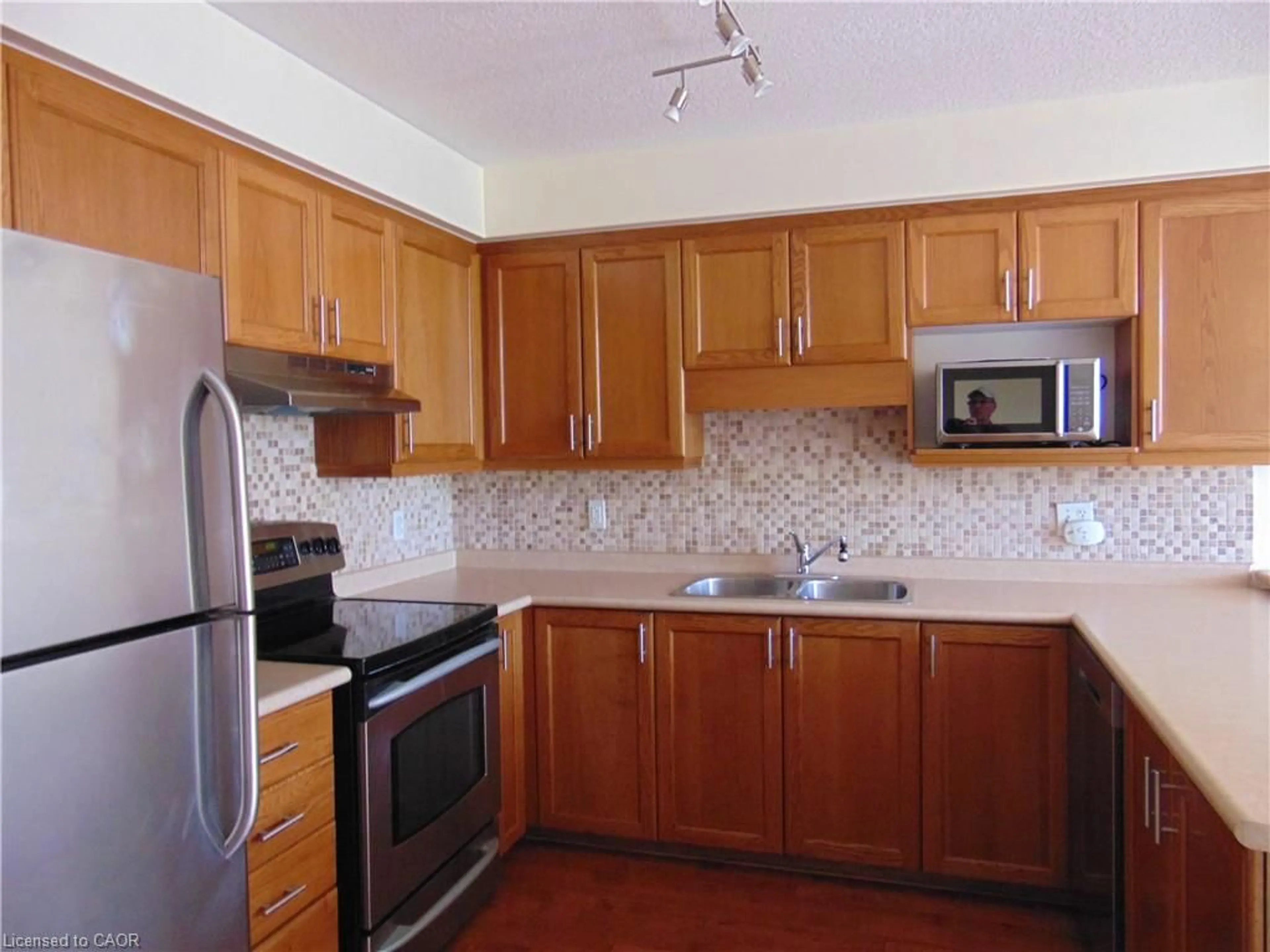 Standard kitchen, unknown for 214 Snowdrop Cres, Kitchener Ontario N2E 4C2