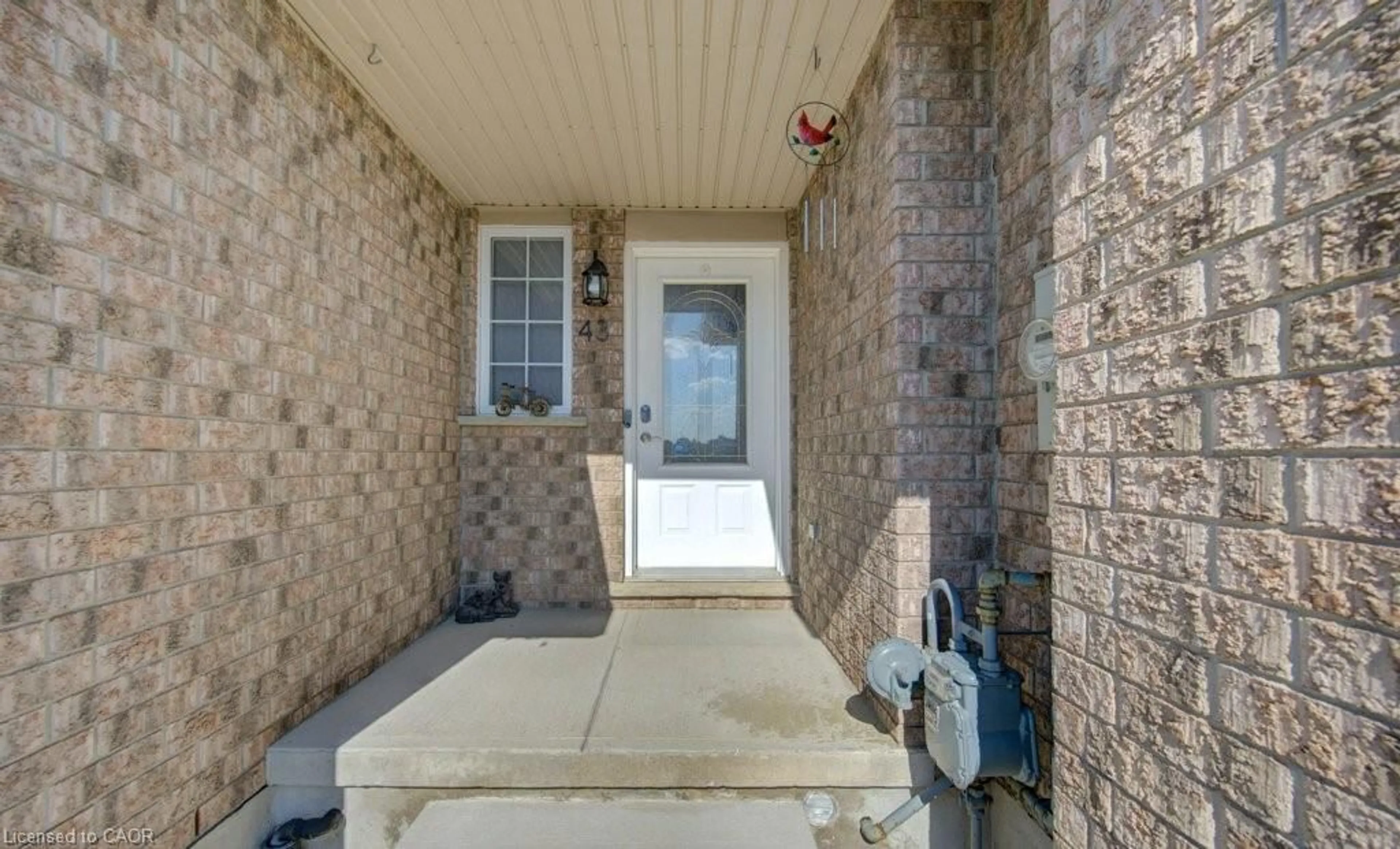 Patio, street for 43 Chester Dr, Cambridge Ontario N1T 2C4