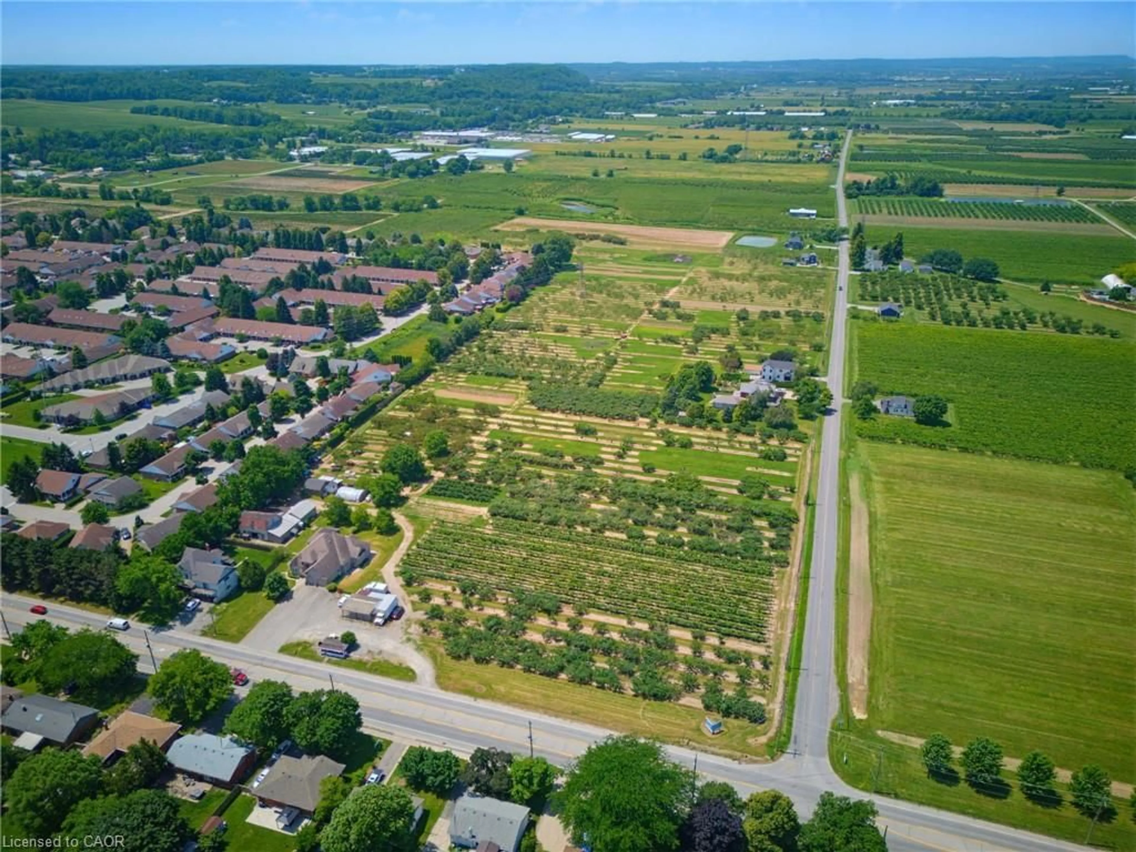 A pic from outside/outdoor area/front of a property/back of a property/a pic from drone, street for 4188 Victoria Ave, Vineland Station Ontario L0R 2E0