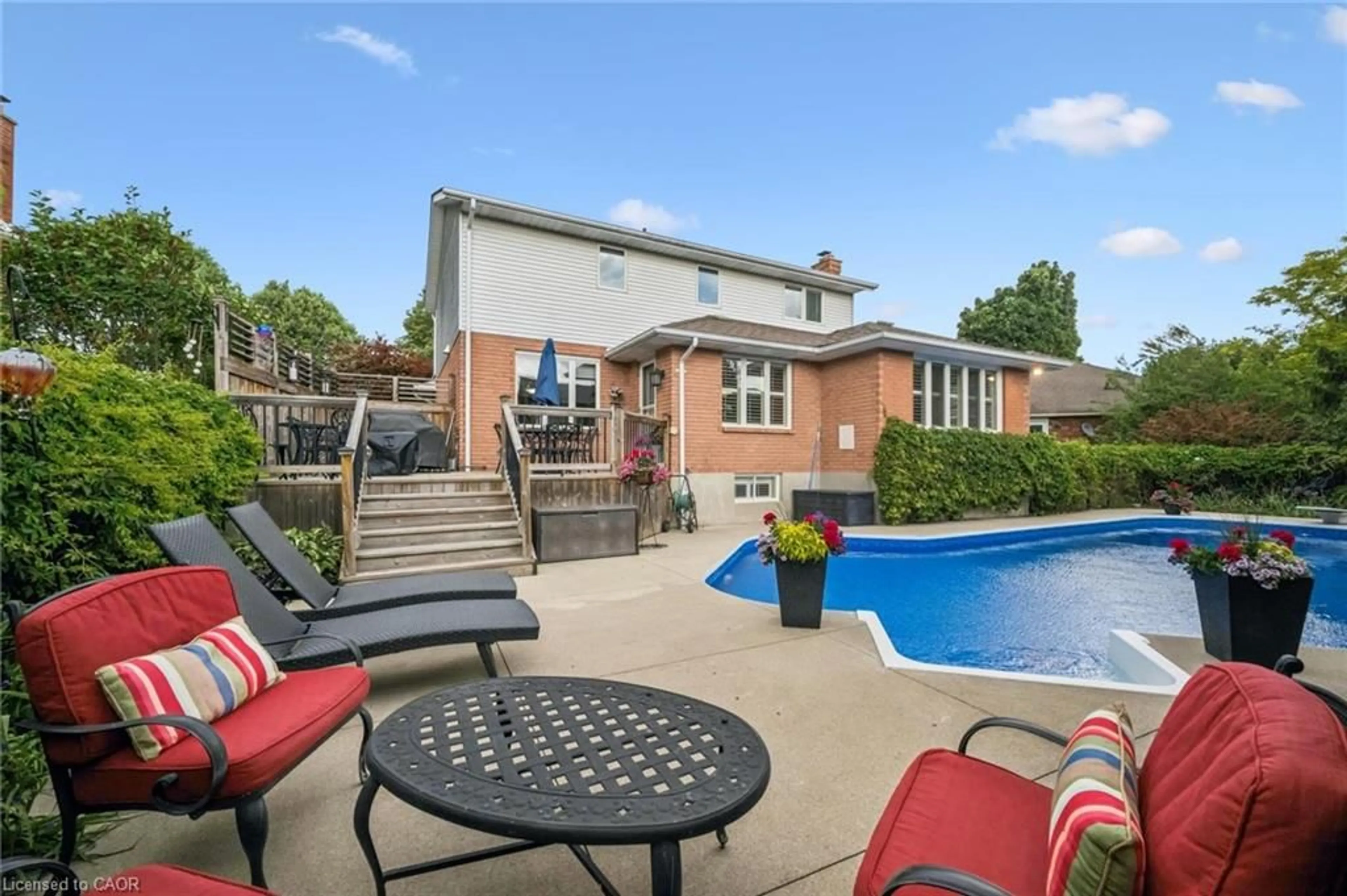 Unknown for 18 Dunnington Crt, Kitchener Ontario N2A 3M5