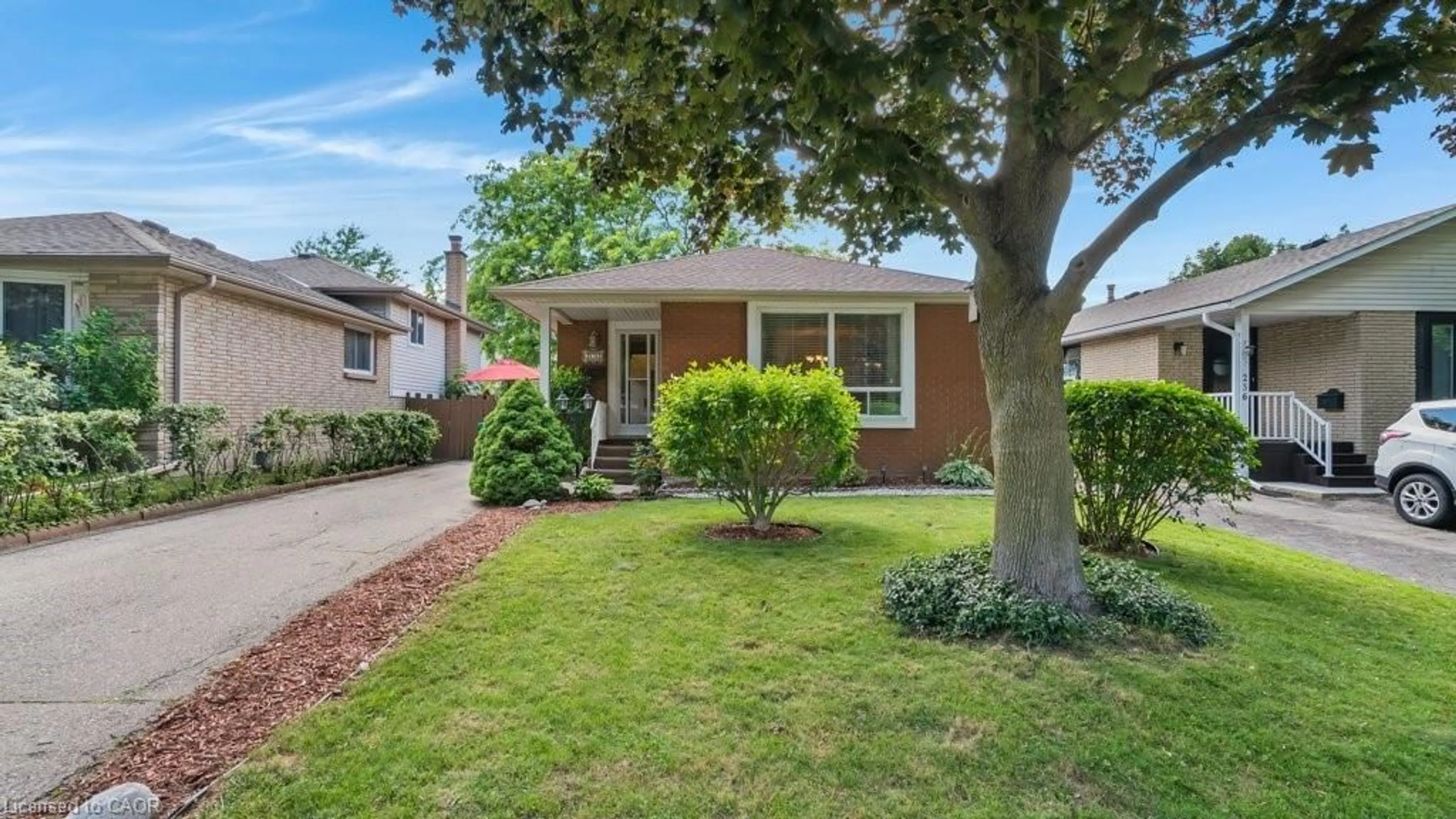 Home with brick exterior material, street for 252 Johanna Dr, Cambridge Ontario N1S 4C6