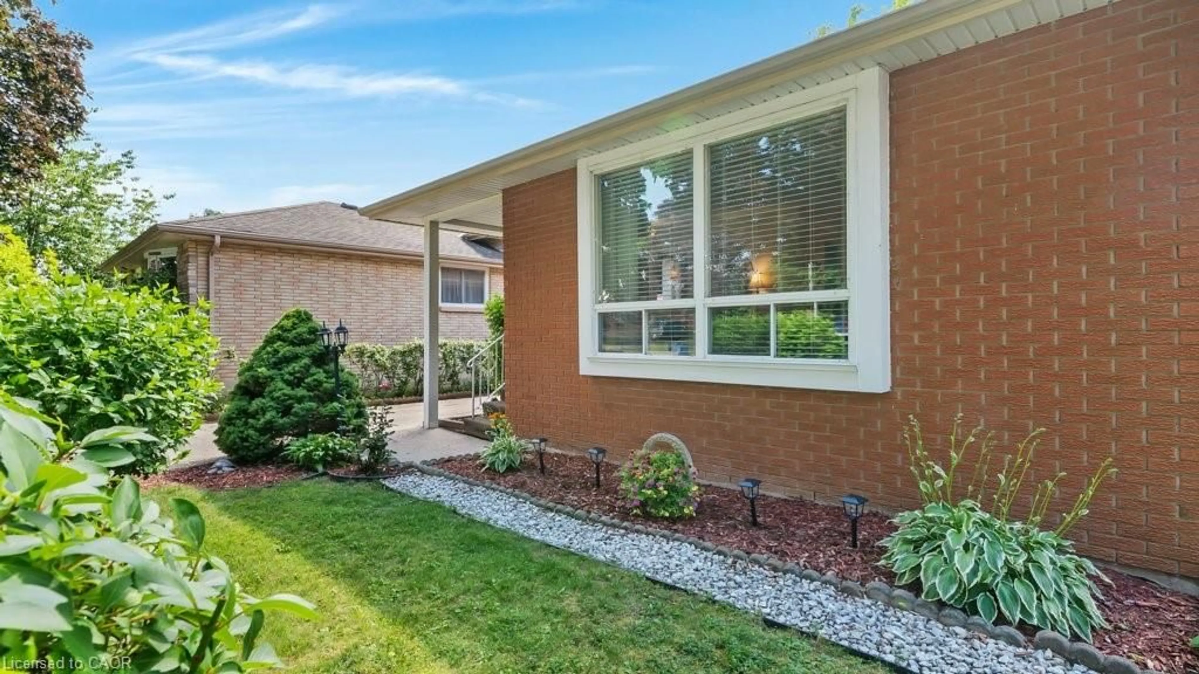 Home with brick exterior material, street for 252 Johanna Dr, Cambridge Ontario N1S 4C6