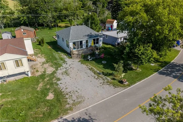 325 Blue Water Pky, Selkirk 2