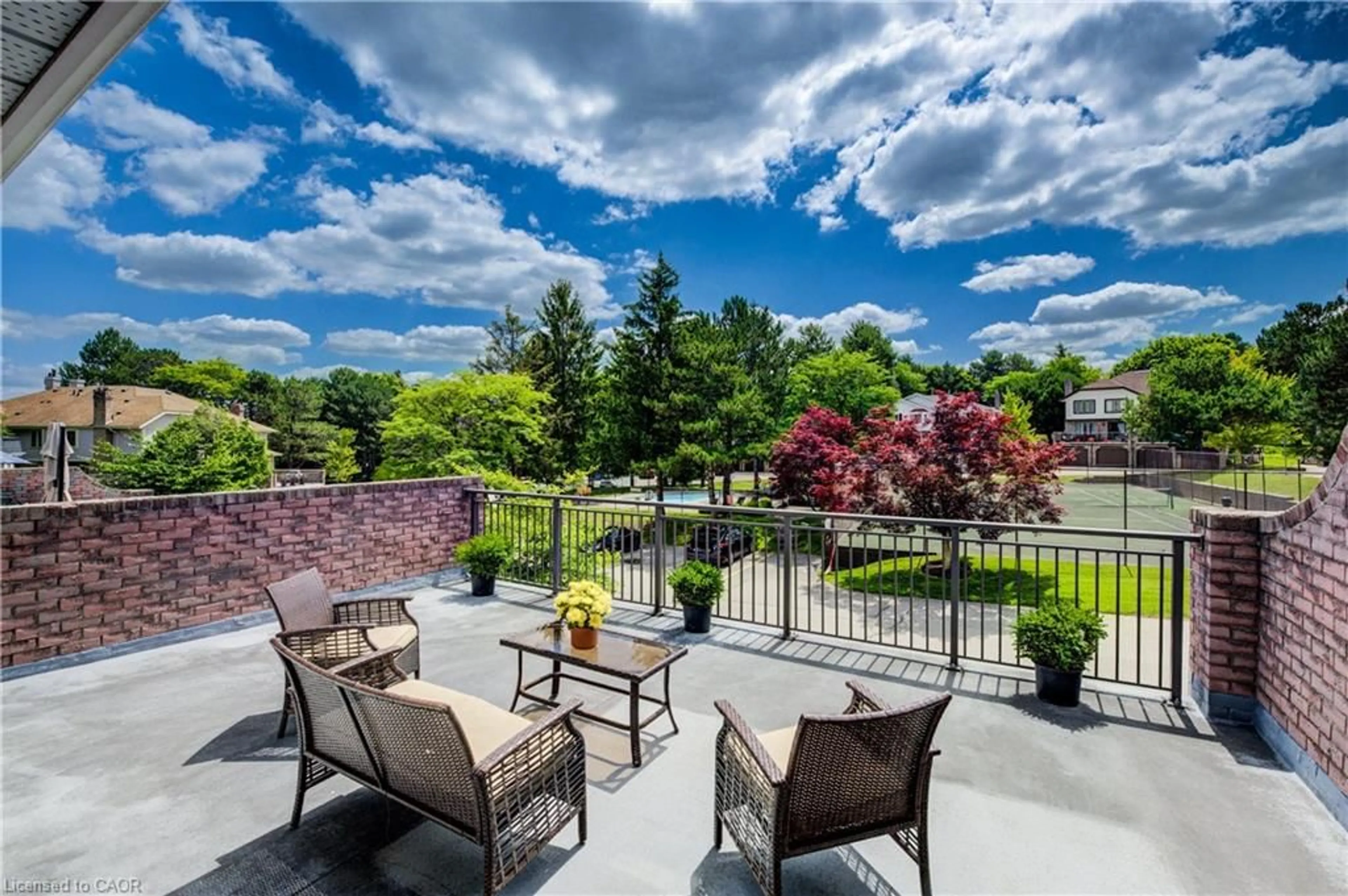 Patio, unknown for 493 Beechwood Dr #4, Waterloo Ontario N2T 1H8