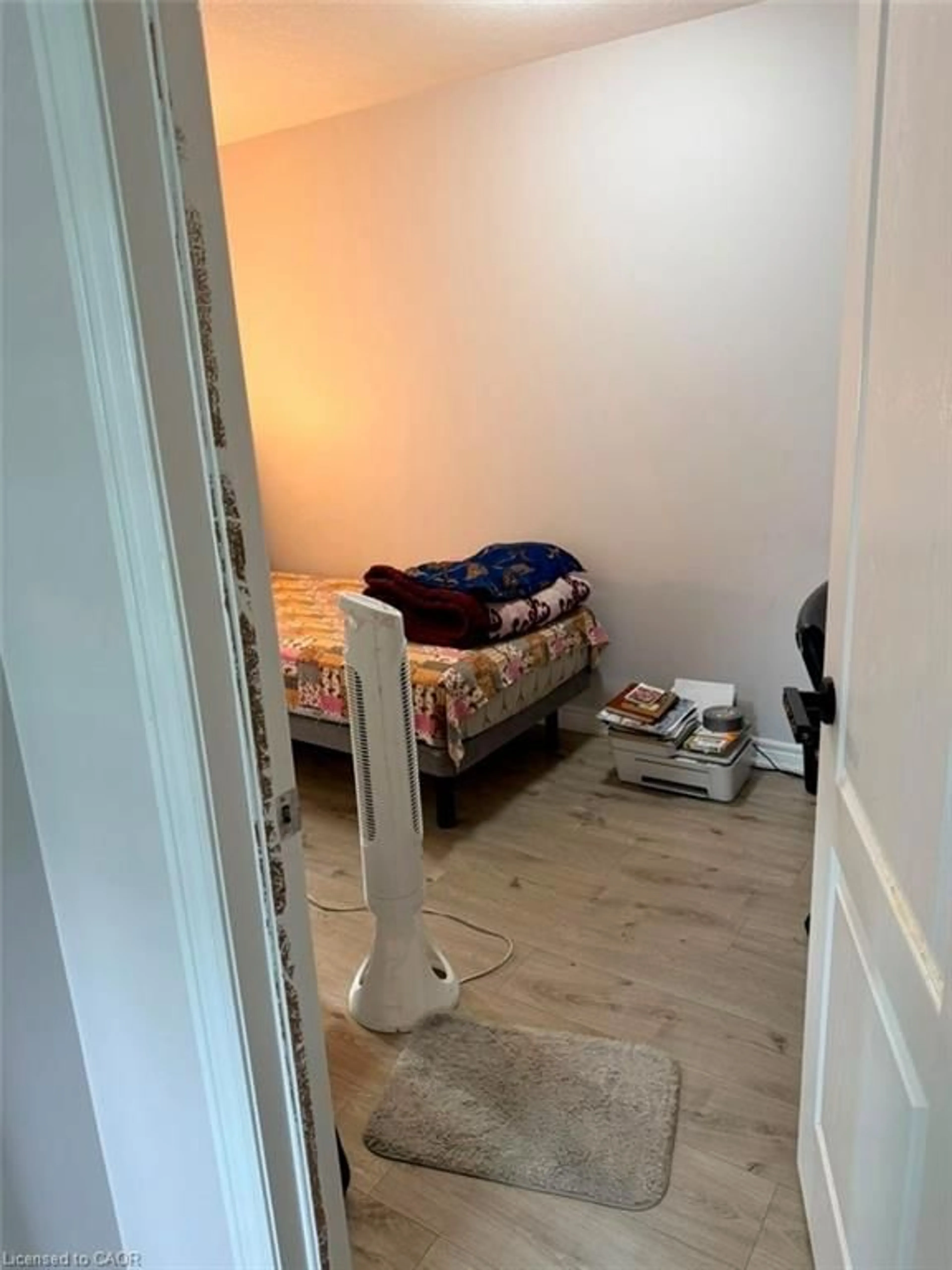 A pic of a room for 770 Linden Dr, Cambridge Ontario N3H 0E3