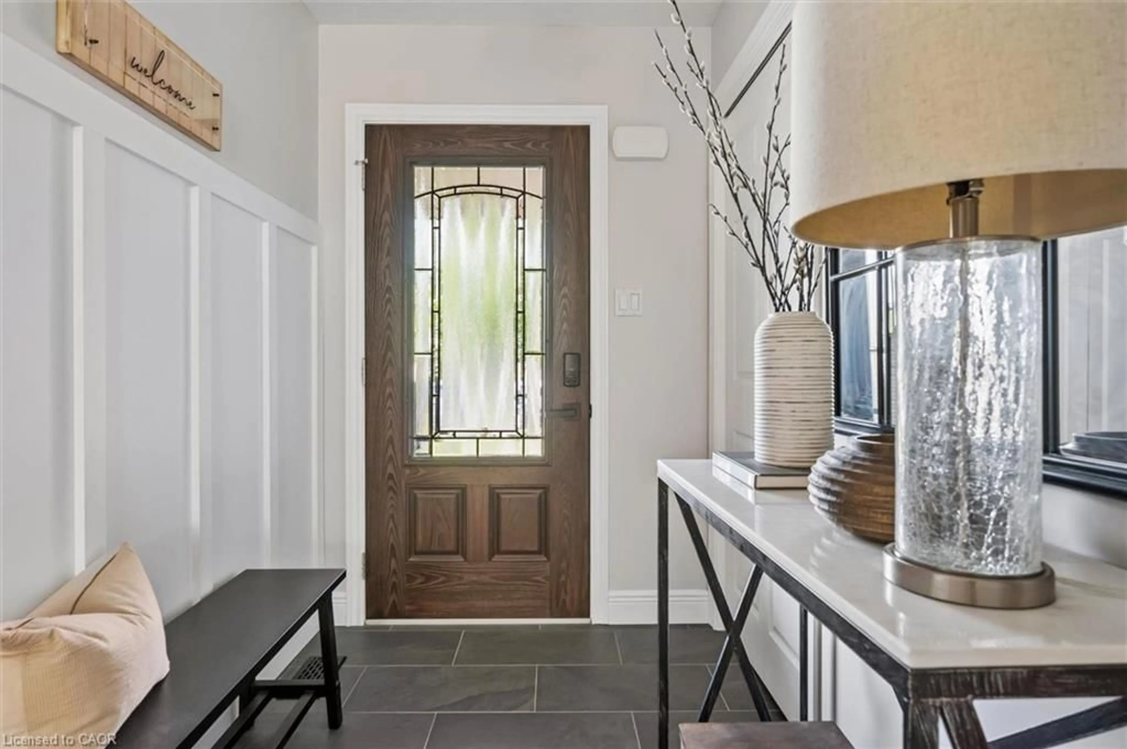 Indoor entryway for 103 Mcgowan St, Elora Ontario N0B 1S0