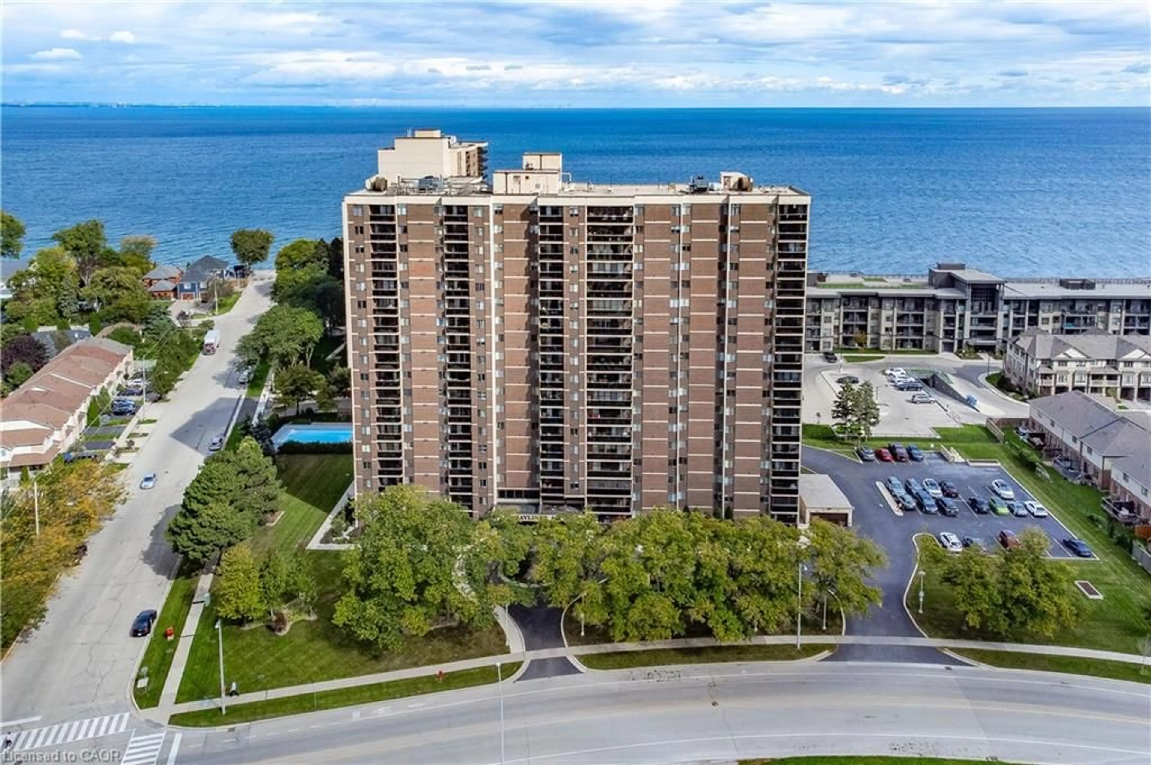 A pic from outside/outdoor area/front of a property/back of a property/a pic from drone, water/lake/river/ocean view for 301 Frances Ave #703, Stoney Creek Ontario L8E 3W6