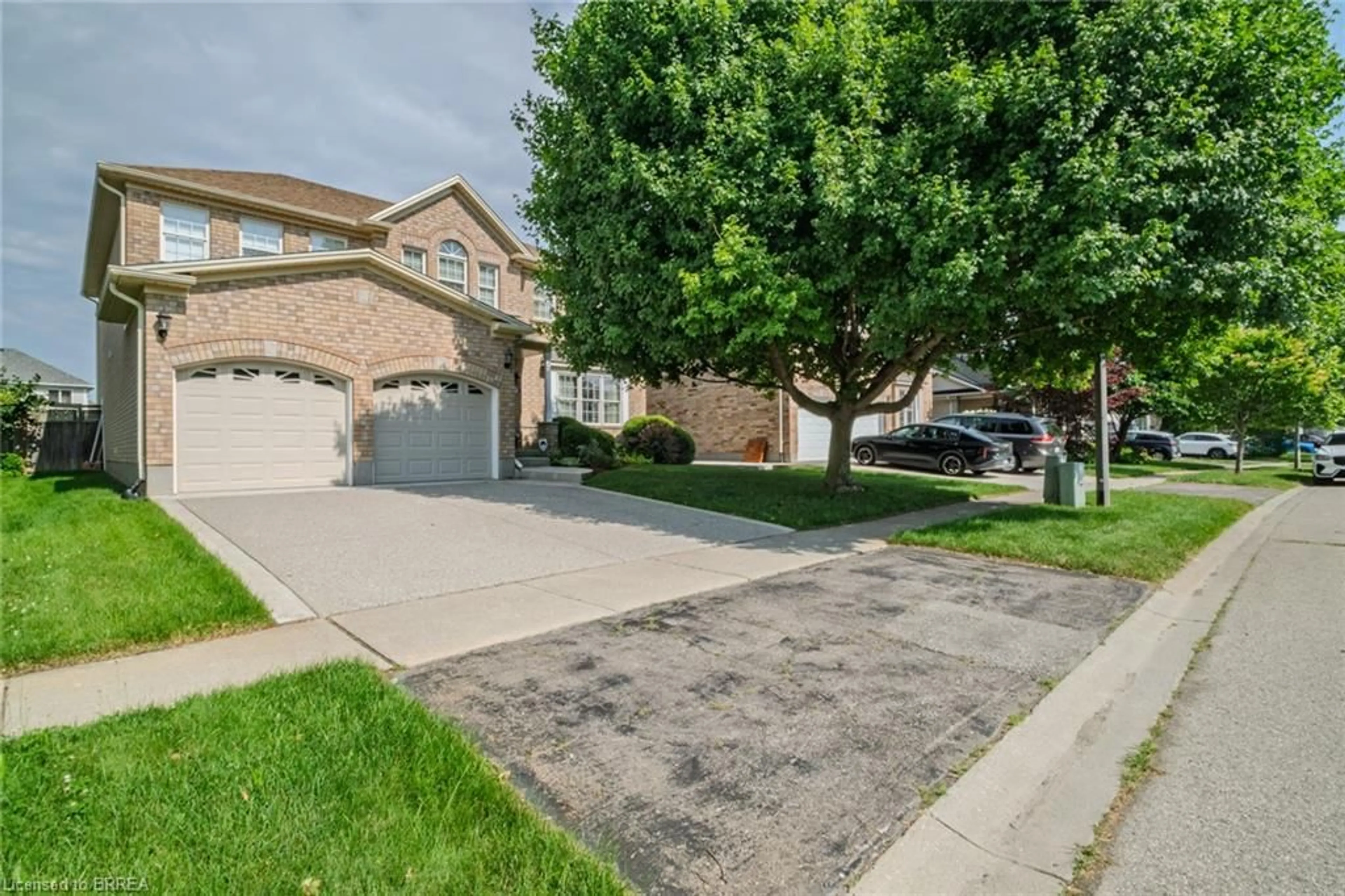 A pic from outside/outdoor area/front of a property/back of a property/a pic from drone, street for 46 Webb Ave, Brantford Ontario N3T 6S6