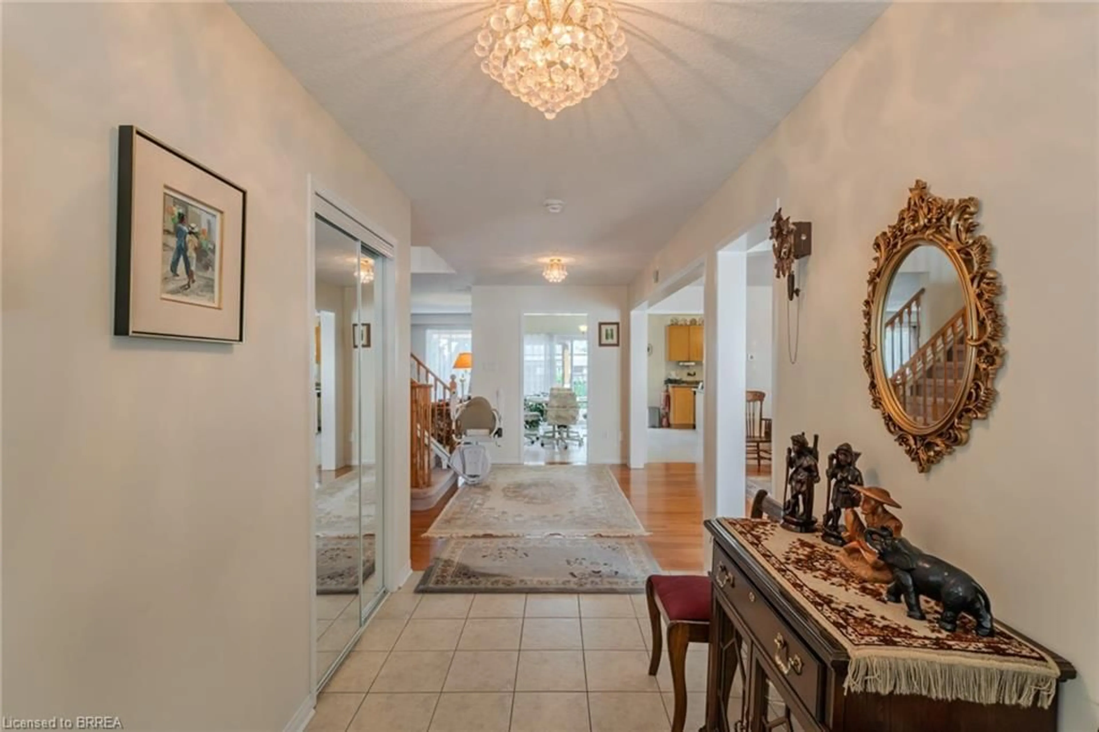 Indoor foyer for 46 Webb Ave, Brantford Ontario N3T 6S6