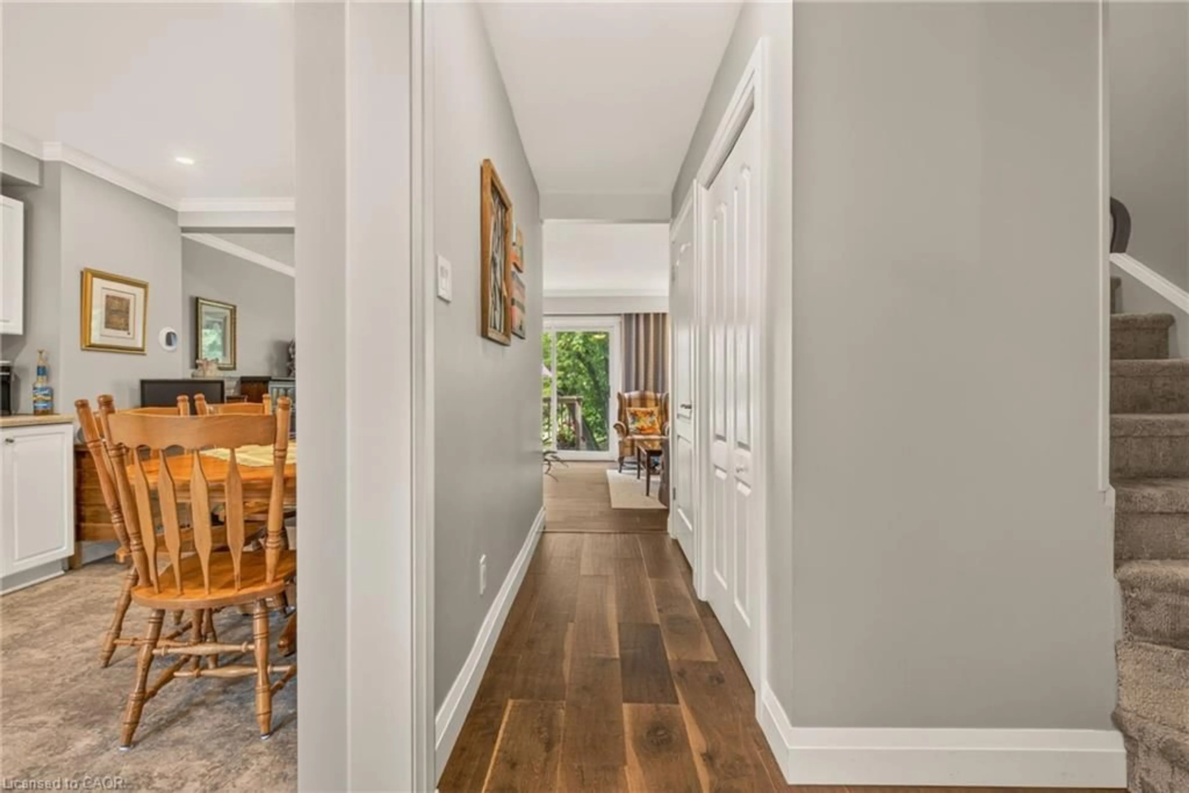 Indoor entryway for 2241 Mountain Grove Ave #90, Burlington Ontario L7P 2H8