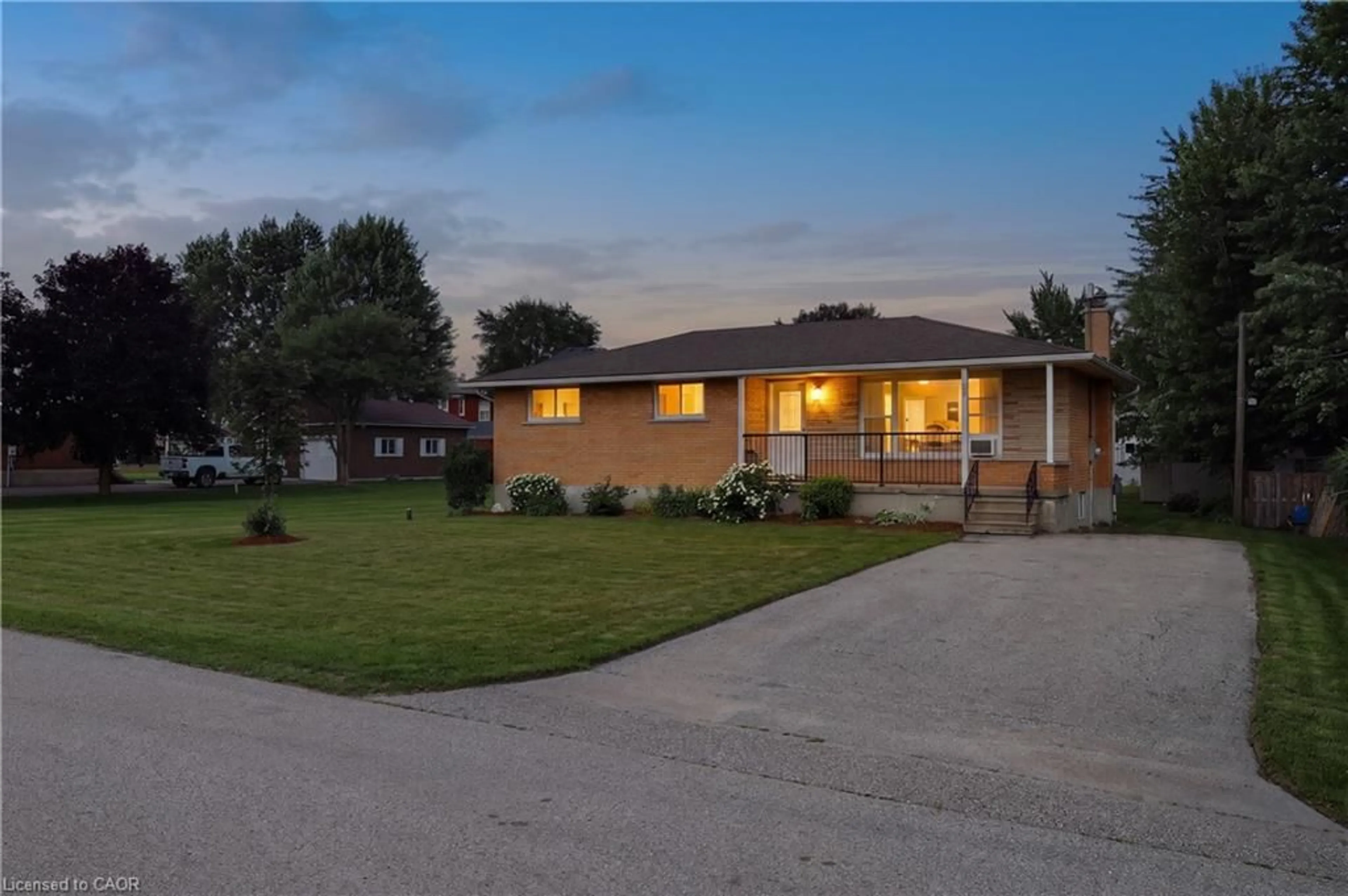 Unknown for 261 King St, Atwood Ontario N0G 1B0