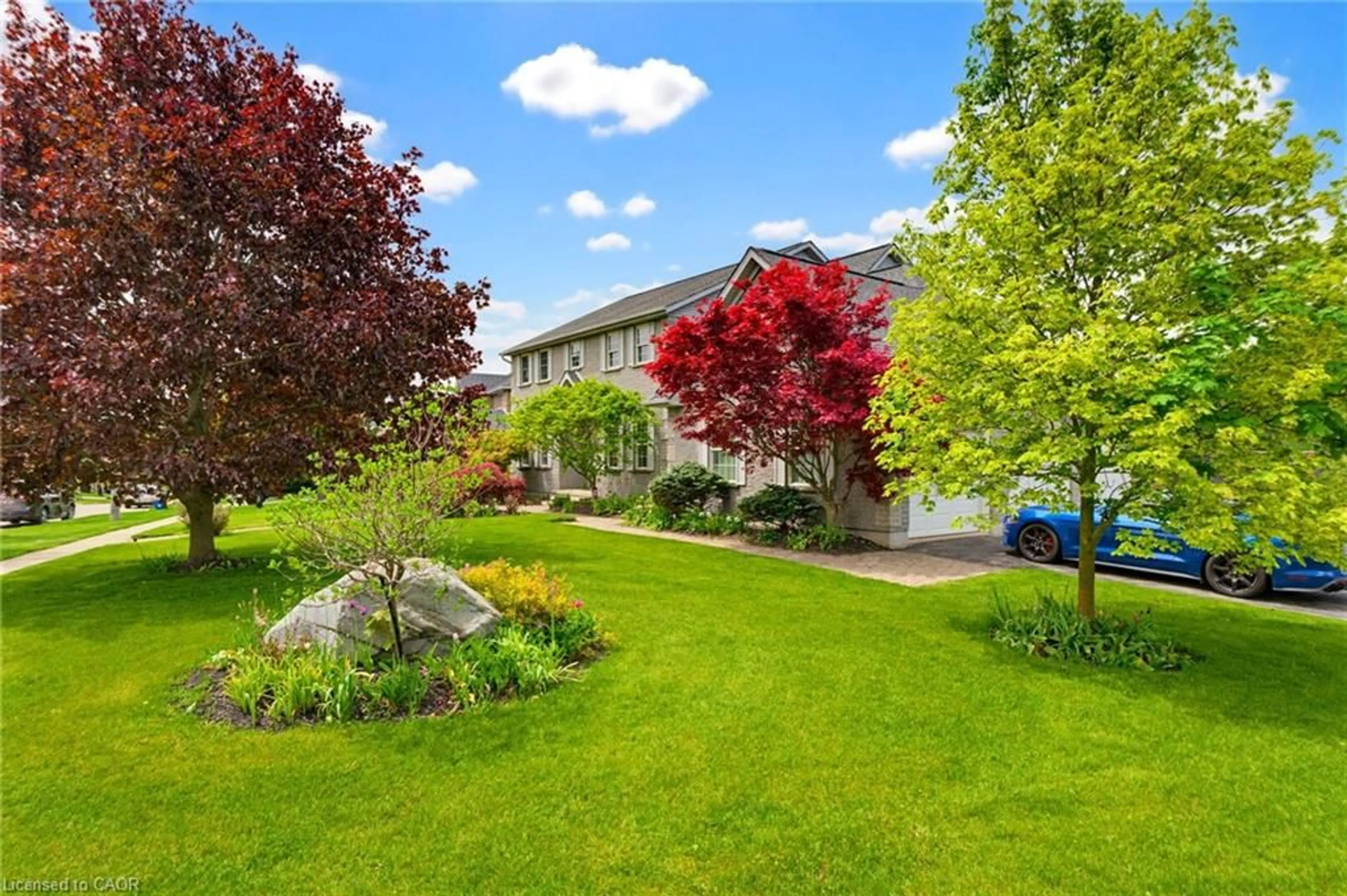 A pic from outside/outdoor area/front of a property/back of a property/a pic from drone, unknown for 184 Woodridge Dr, Mannheim Ontario N0B 2H0
