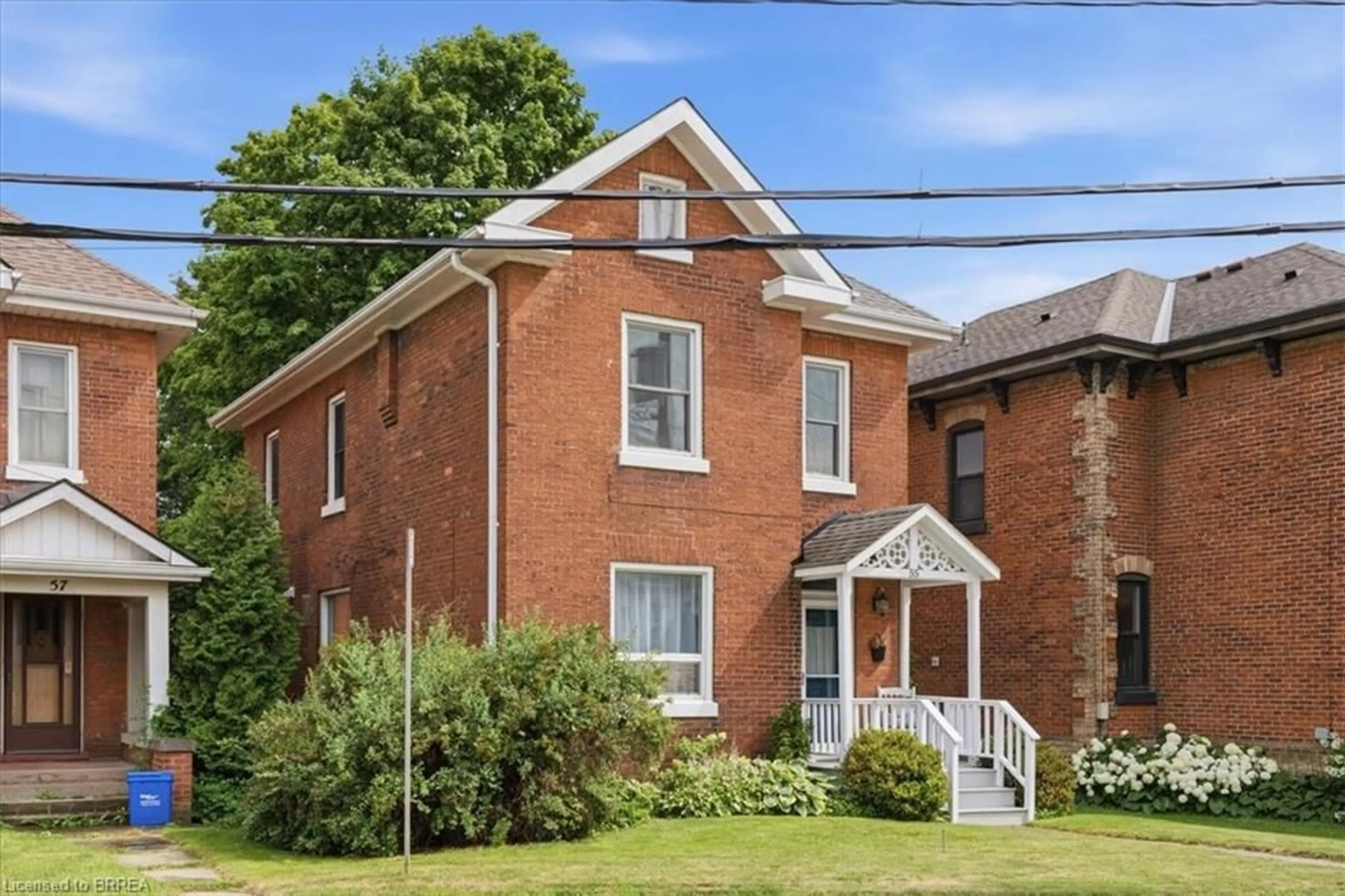 Home with brick exterior material, building for 55 William St, Paris Ontario N3L 1L4