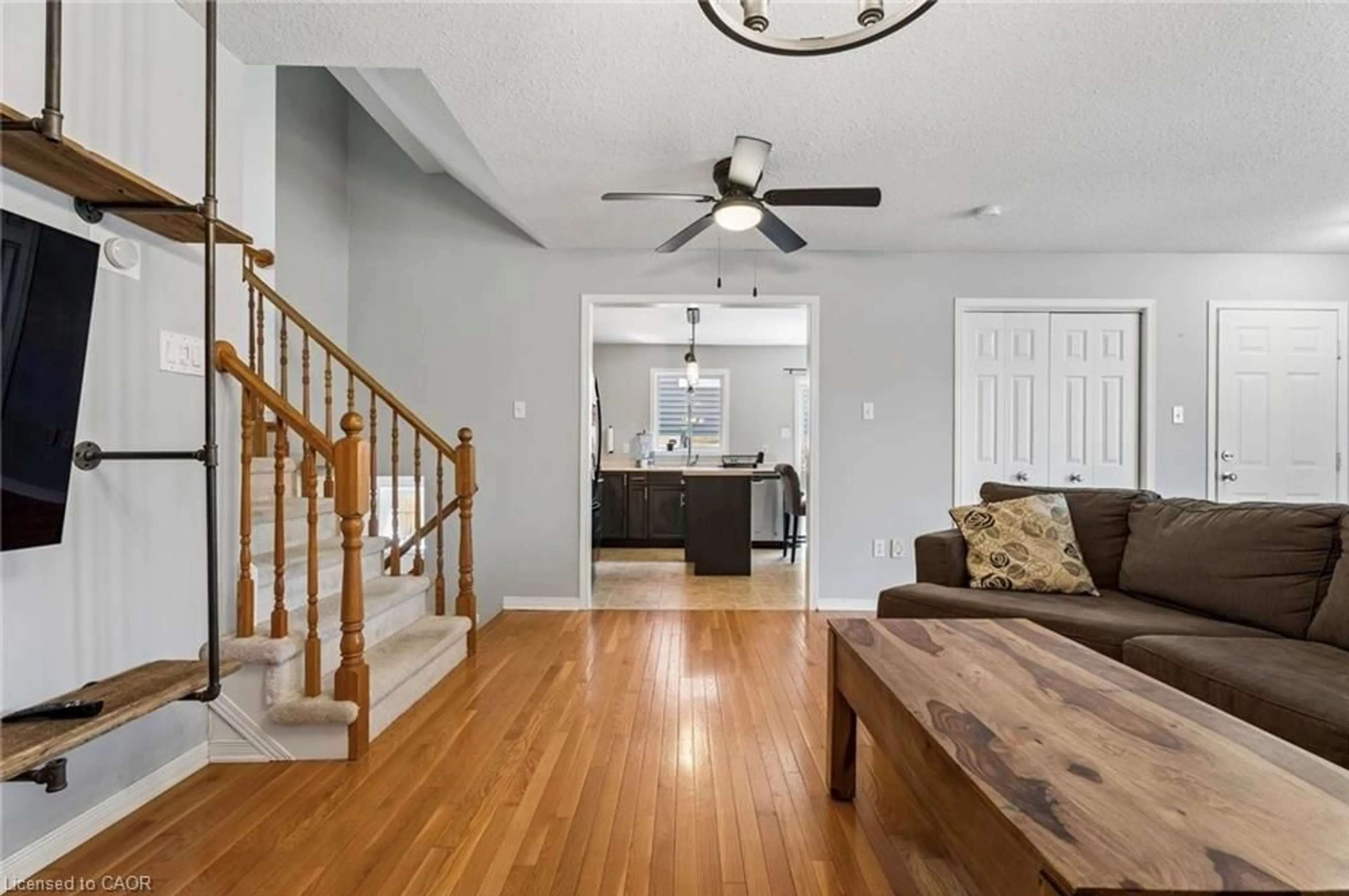 Living room with furniture, unknown for 56 Golden Acres Dr, Smithville Ontario L0R 2A0
