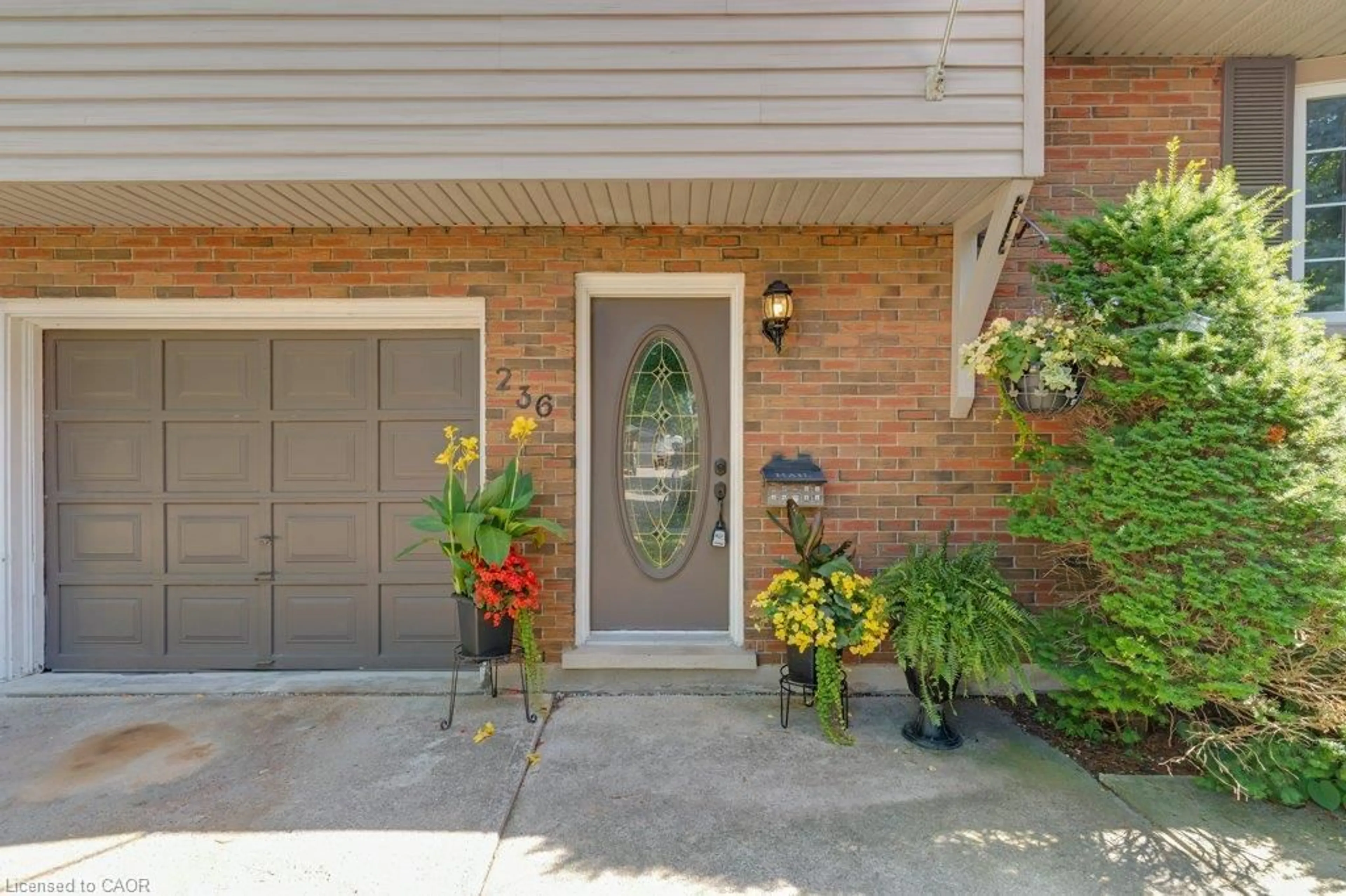 Indoor entryway for 236 Winston Blvd, Cambridge Ontario N3C 1M5