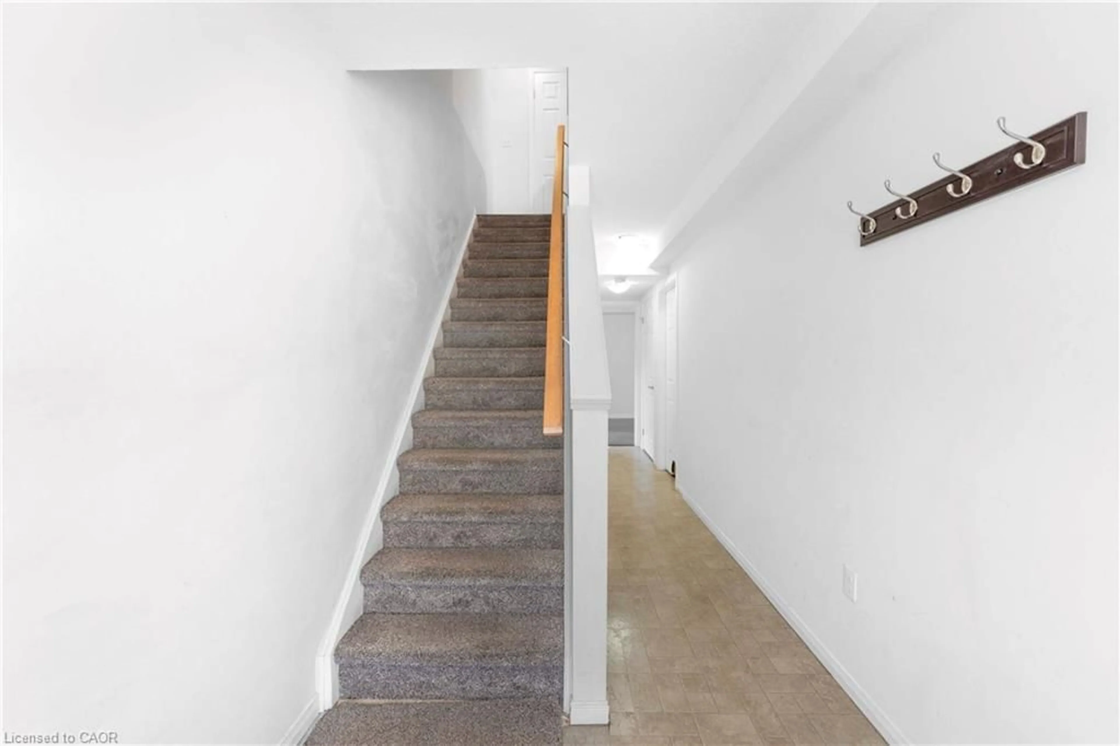 Stairs for 750 Lawrence St #93, Cambridge Ontario N3H 0A9