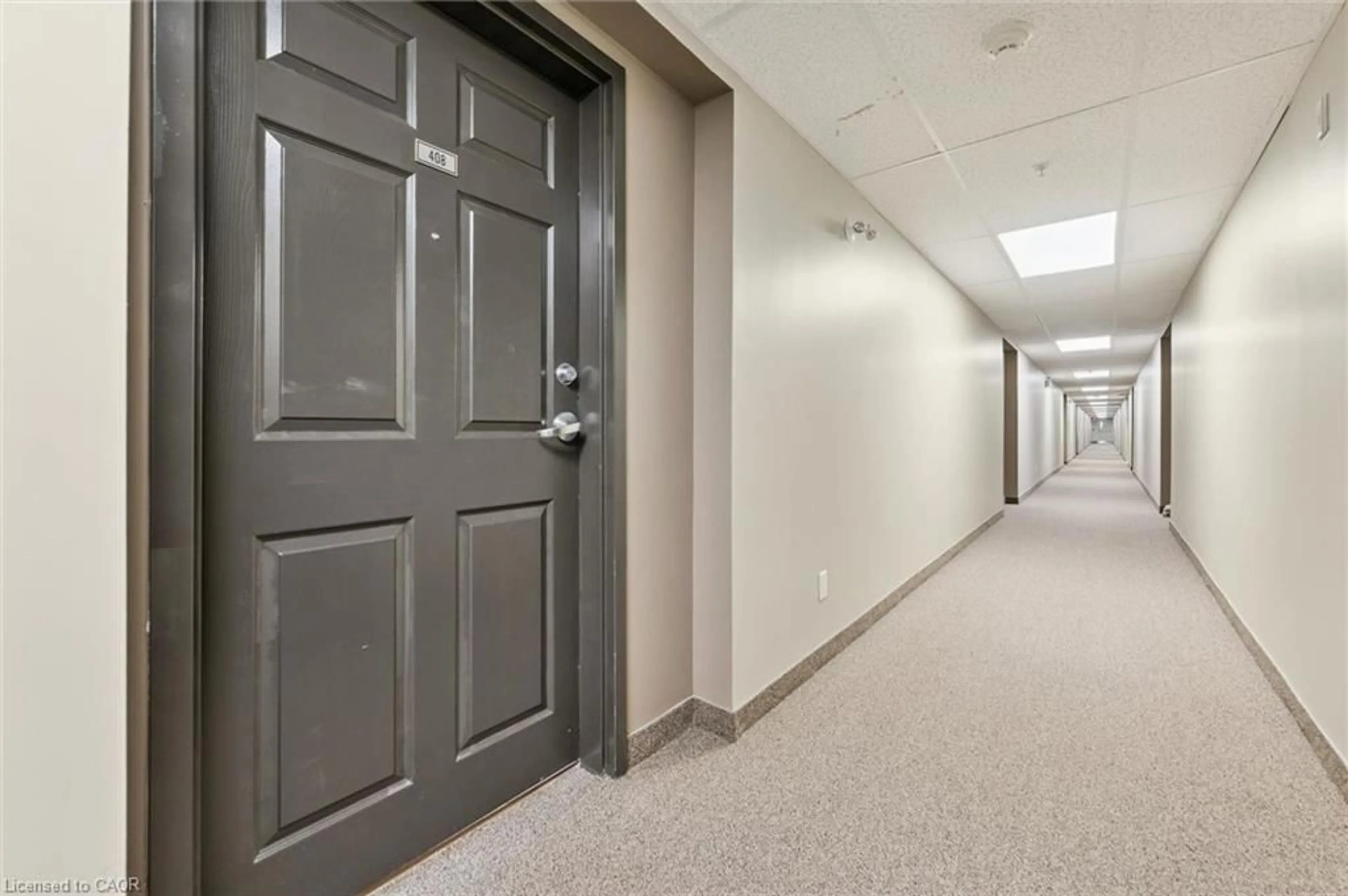Indoor foyer for 103 Westminster Cres #408, Fergus Ontario N1M 0C6