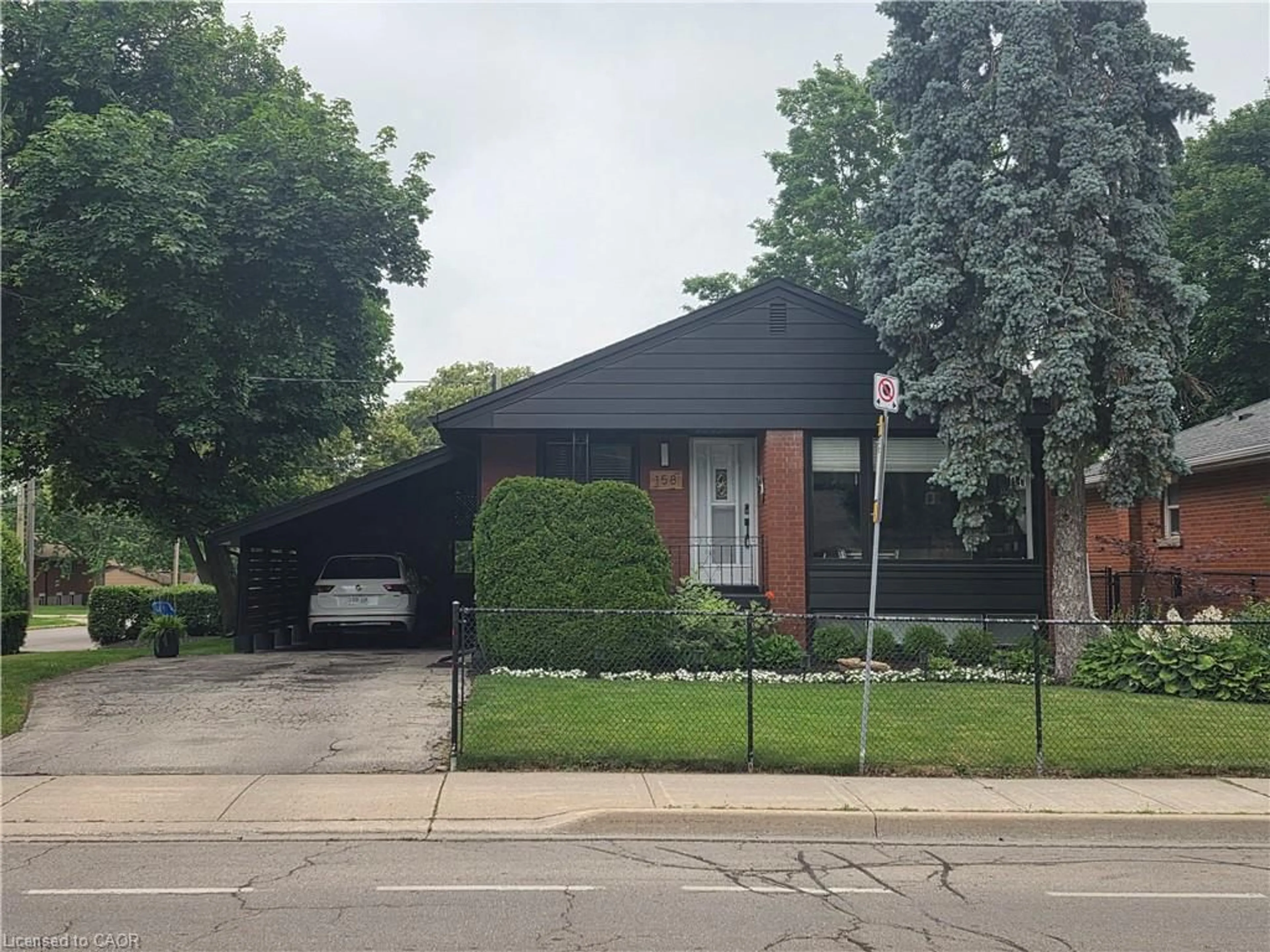 Home with brick exterior material, street for 158 Upper Paradise Rd, Hamilton Ontario L9C 5B8