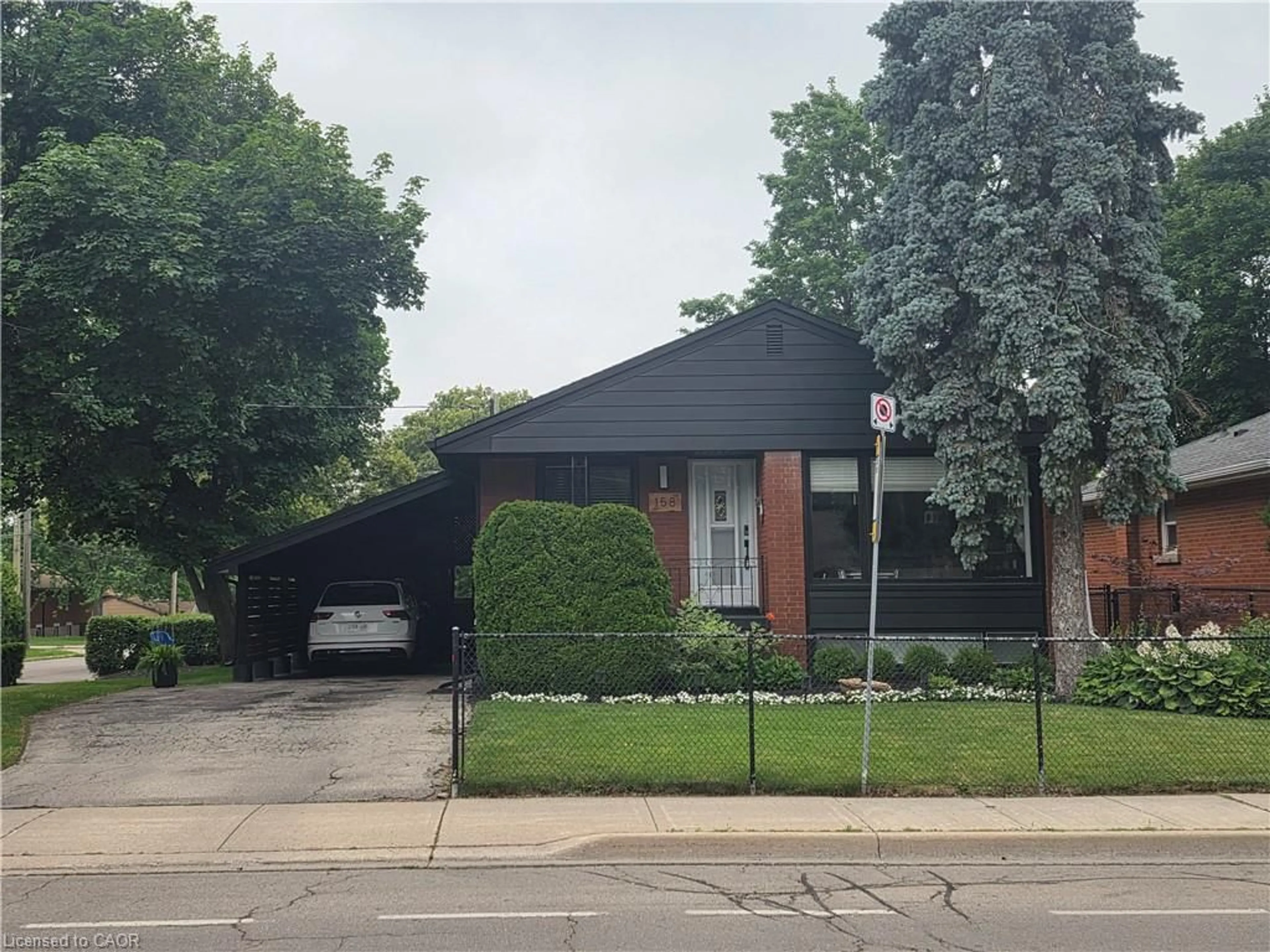 Home with brick exterior material, street for 158 Upper Paradise Rd, Hamilton Ontario L9C 5B8