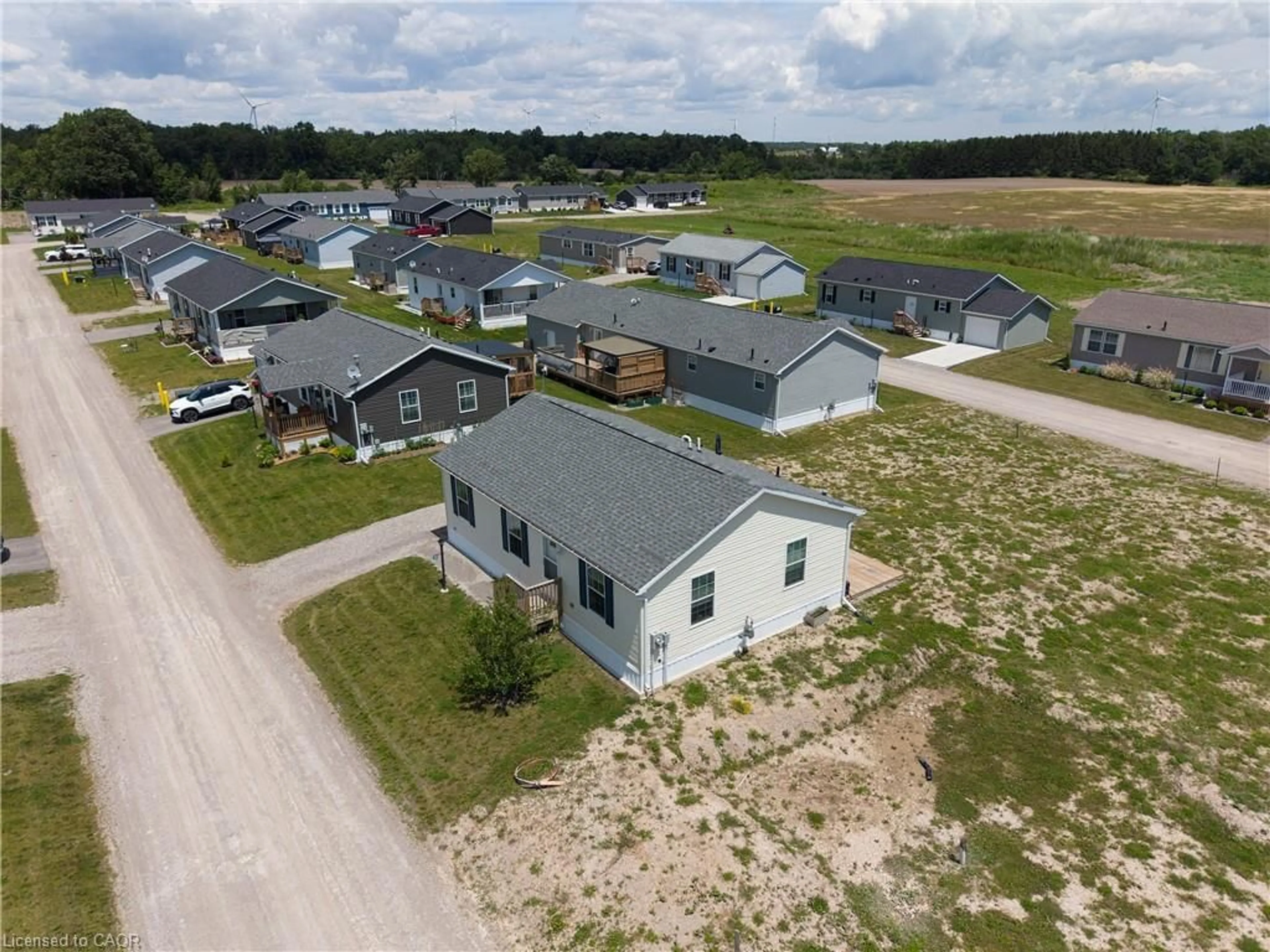 A pic from outside/outdoor area/front of a property/back of a property/a pic from drone, street for 10 Bent Willow Crt, Haldimand County Ontario N0A 1L0