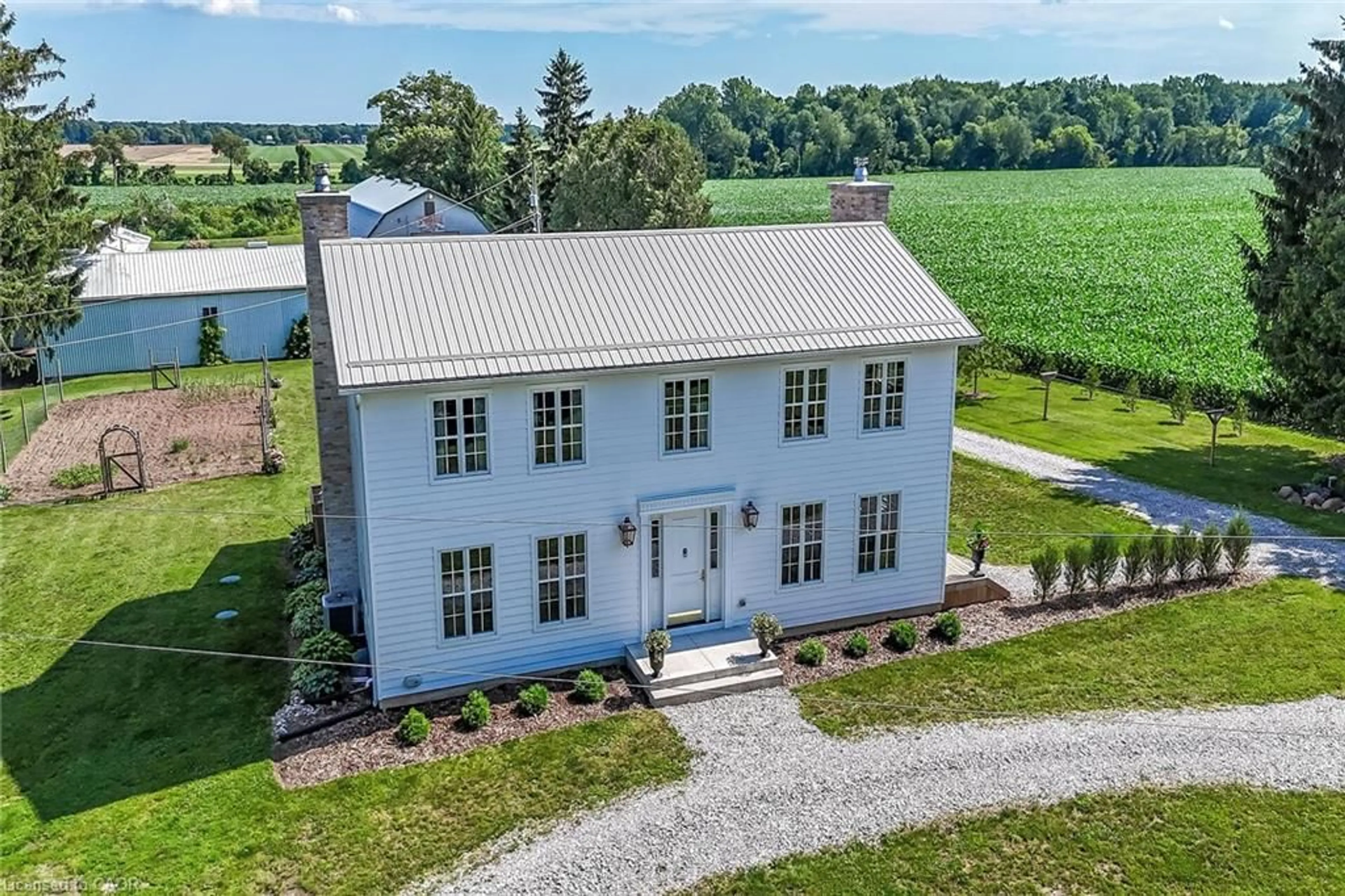 A pic from outside/outdoor area/front of a property/back of a property/a pic from drone, building for 91 Golf Links Rd, Burford Ontario N0E 1A0