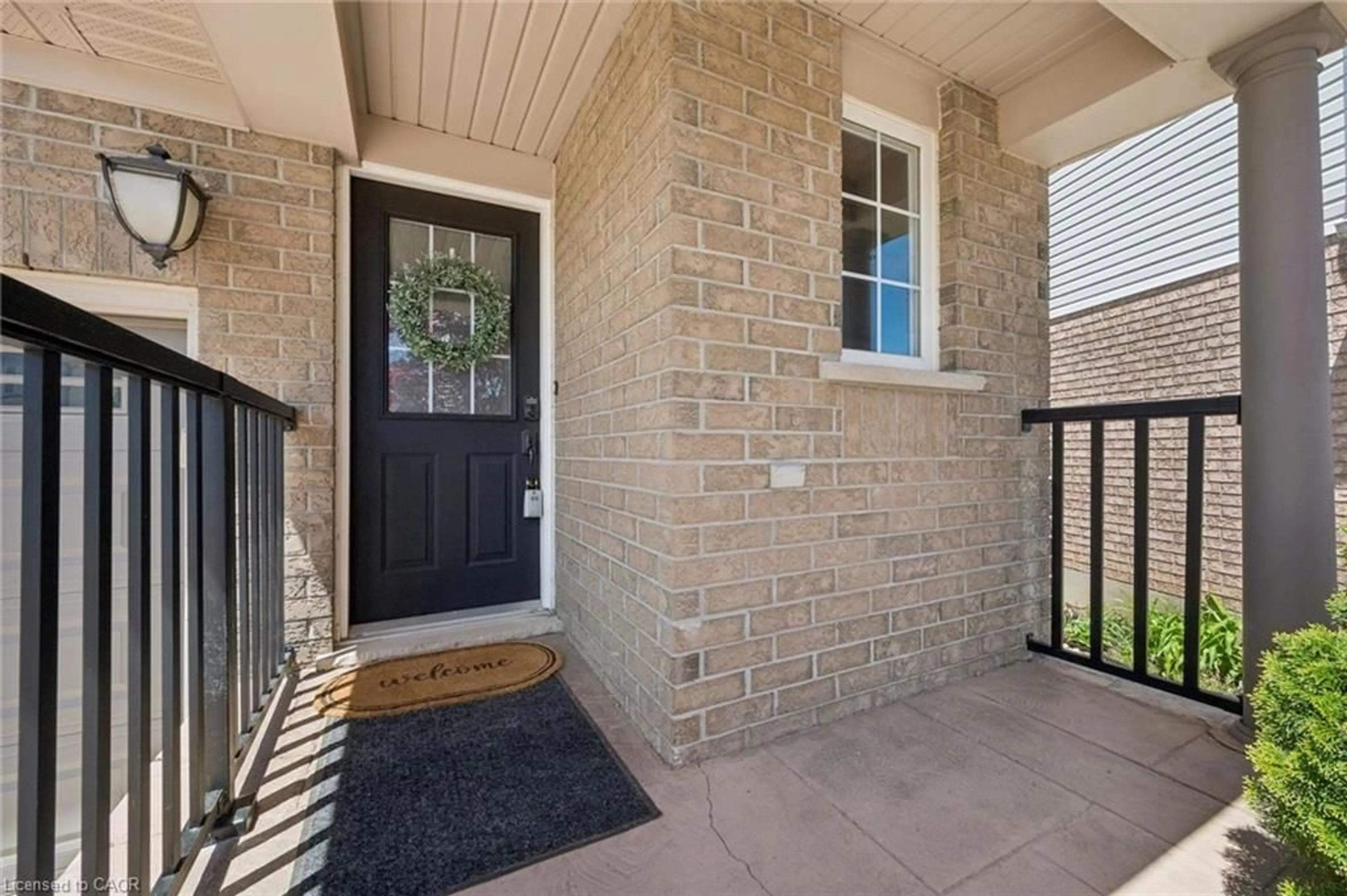 Indoor entryway for 707 Commonwealth Cres, Kitchener Ontario N2E 4J8