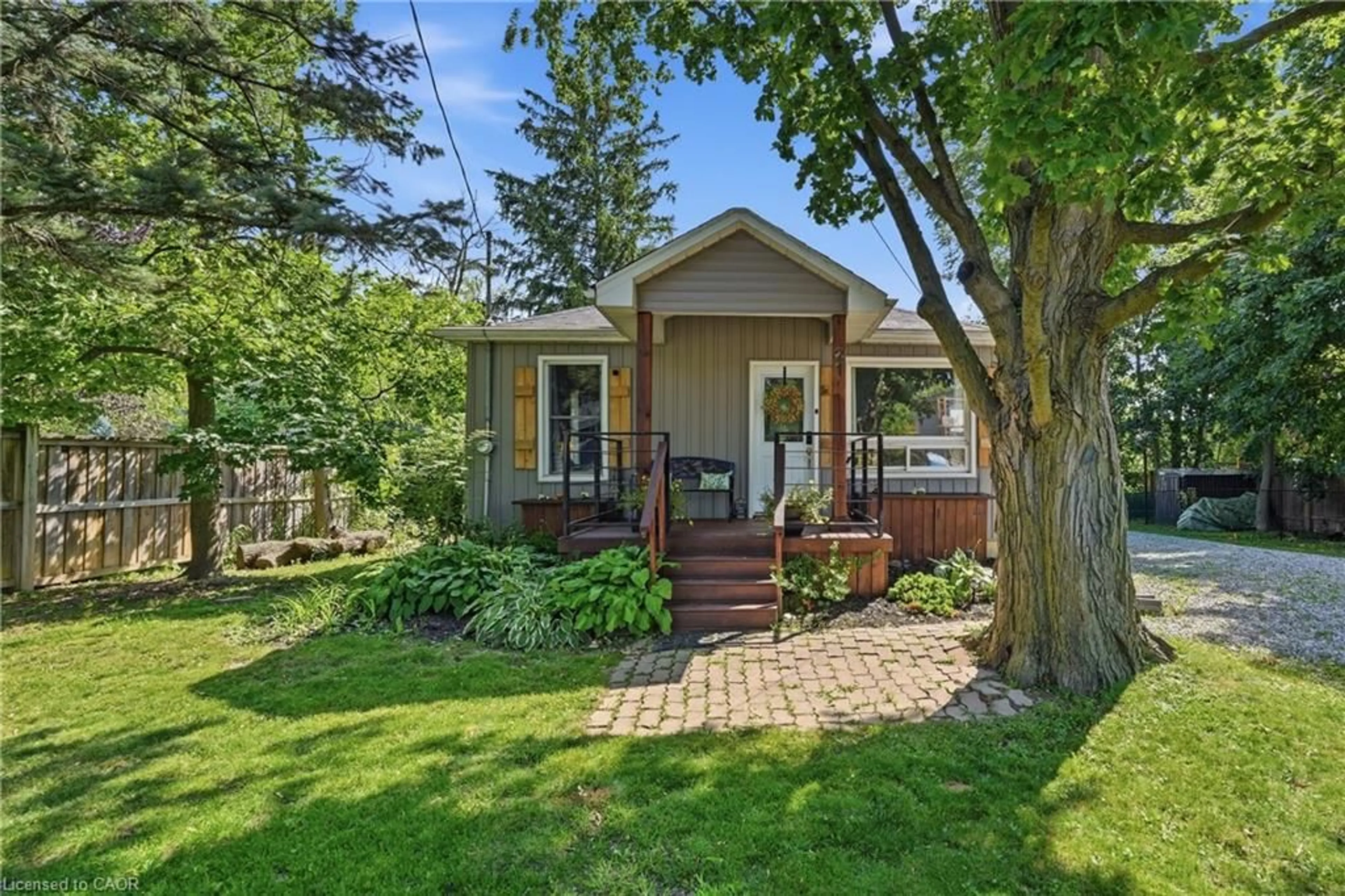 Unknown for 21 Renfrew St, Haldimand County Ontario N3W 1E8