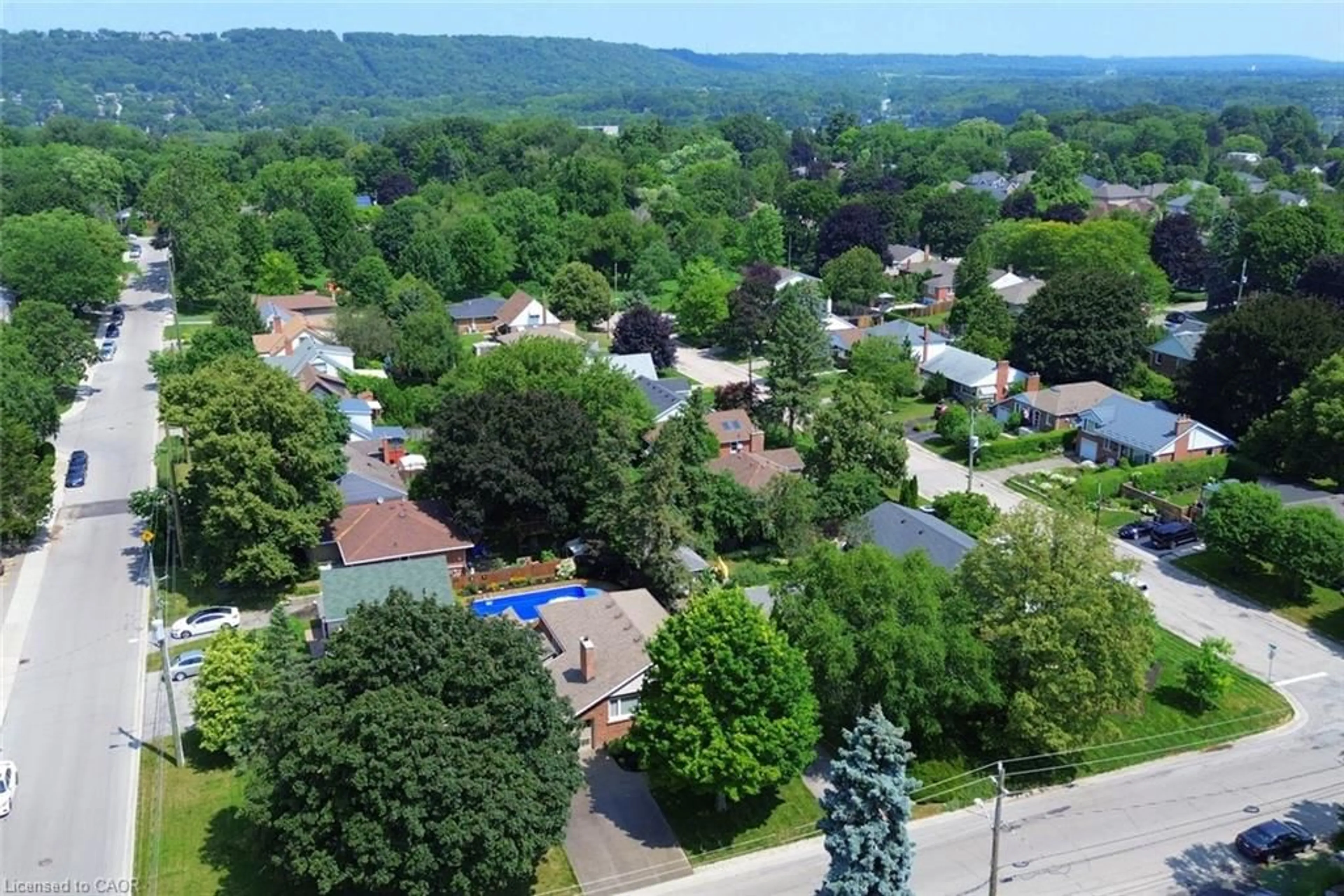 A pic from outside/outdoor area/front of a property/back of a property/a pic from drone, unknown for 16 Grant Blvd, Hamilton Ontario L9H 4L6
