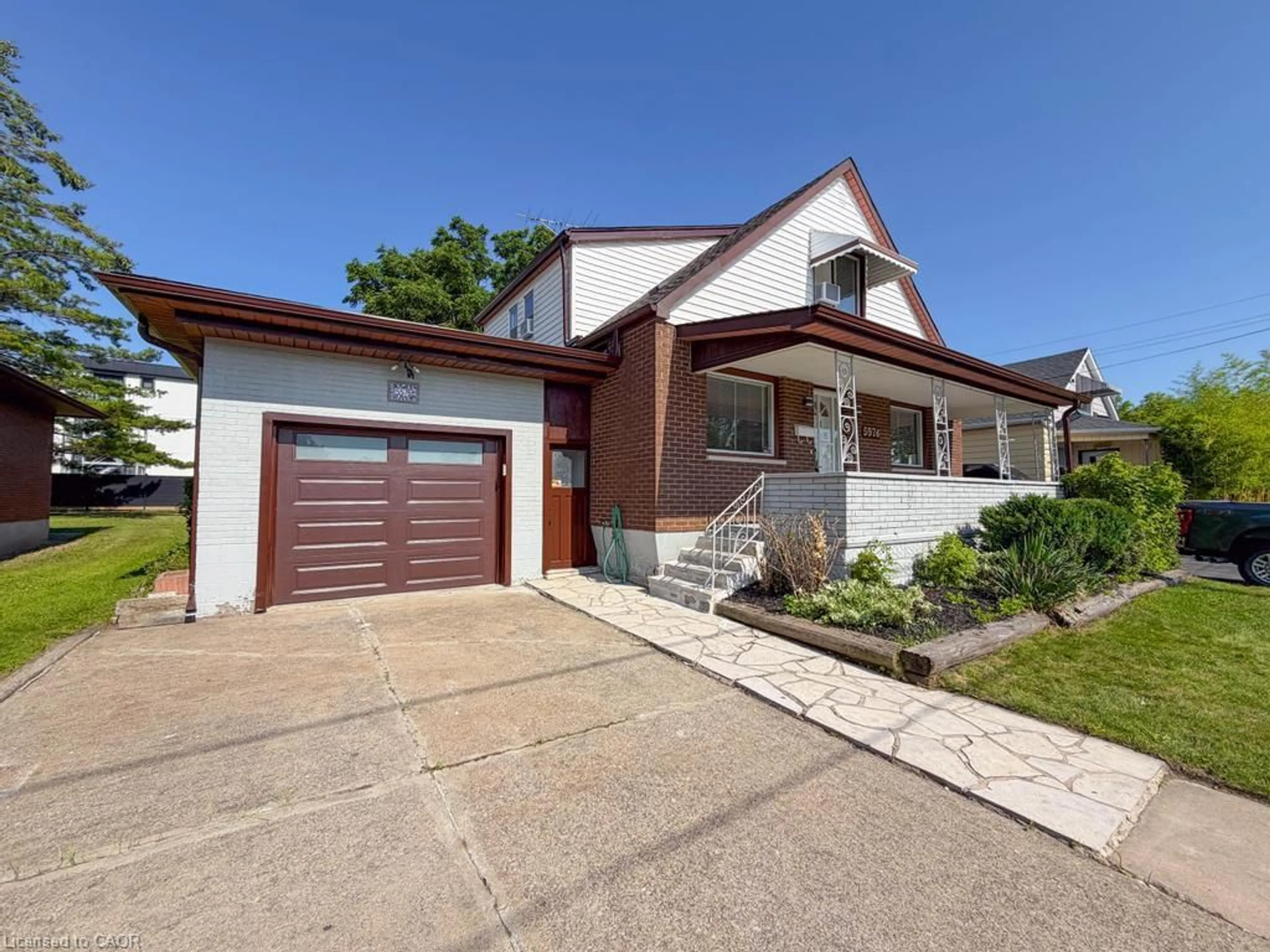 Home with brick exterior material, street for 5576 Desson Ave, Niagara Falls Ontario L2G 3T1