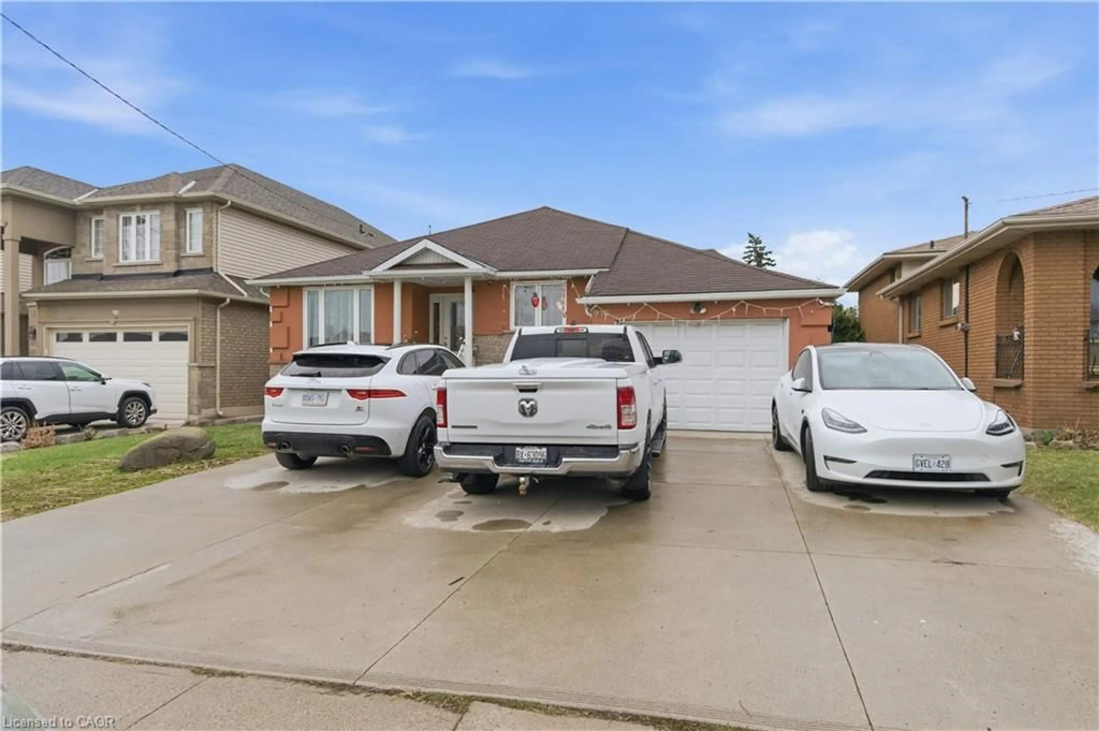 Unknown for 916 Stone Church Rd, Hamilton Ontario L8W 1B1