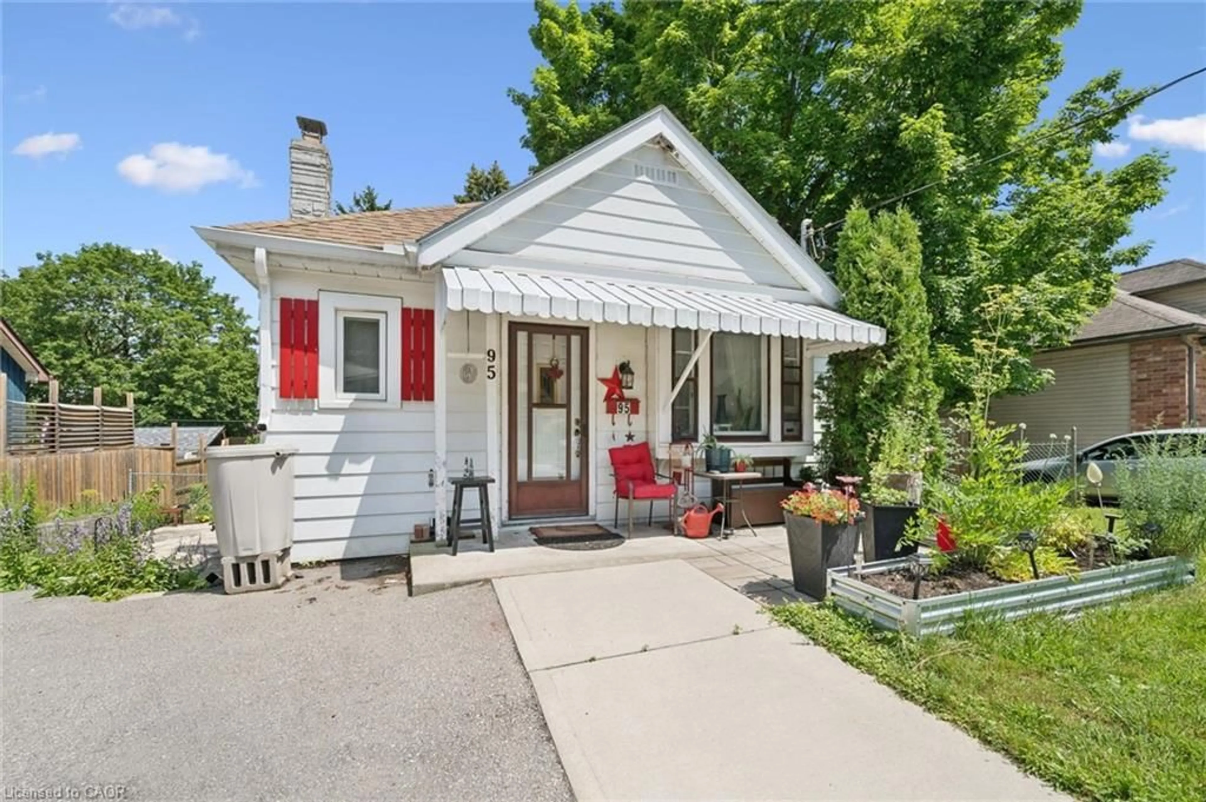 Unknown for 95 Forest Rd, Cambridge Ontario N1S 3B6