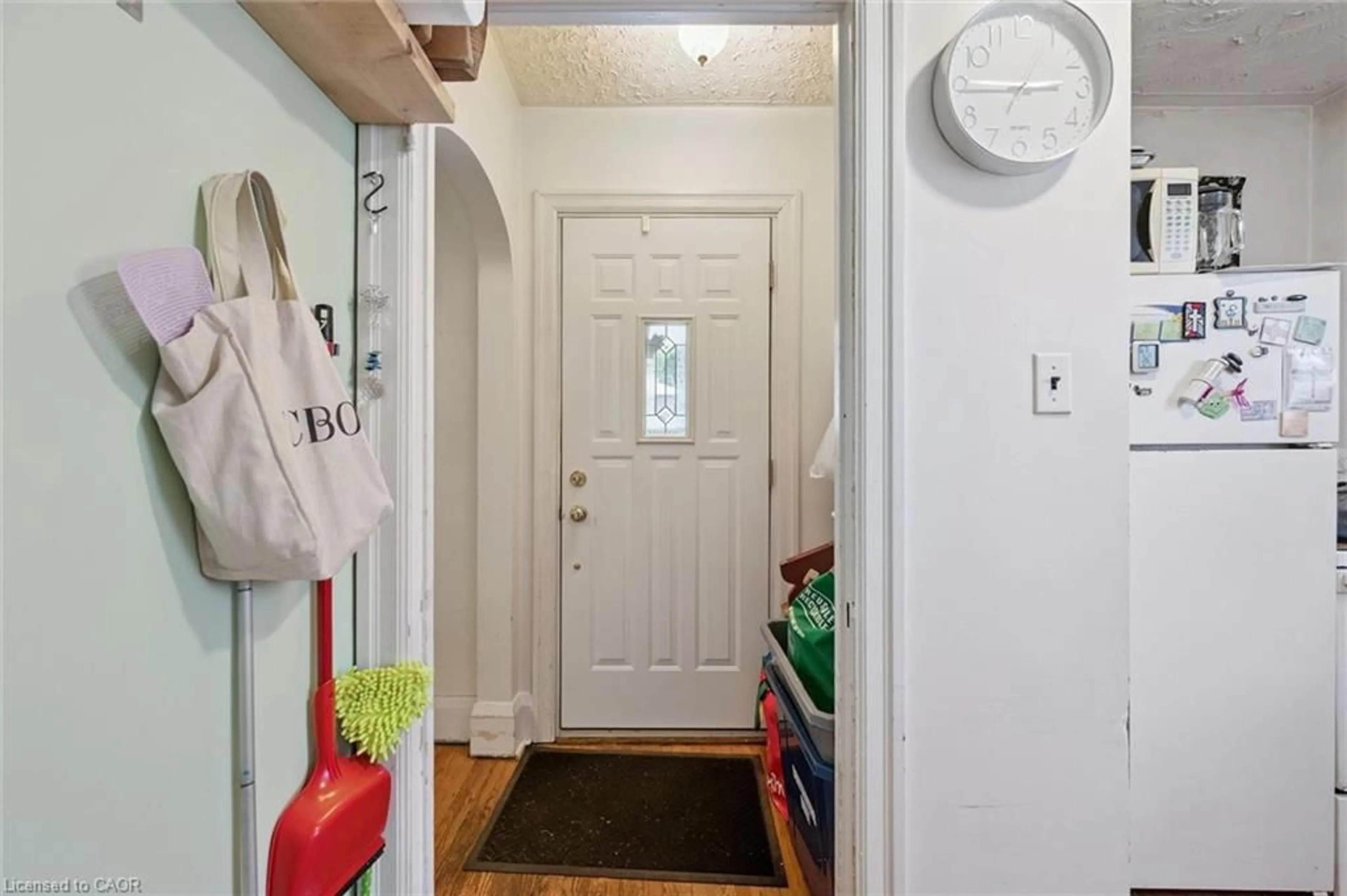 Indoor entryway for 95 Forest Rd, Cambridge Ontario N1S 3B6
