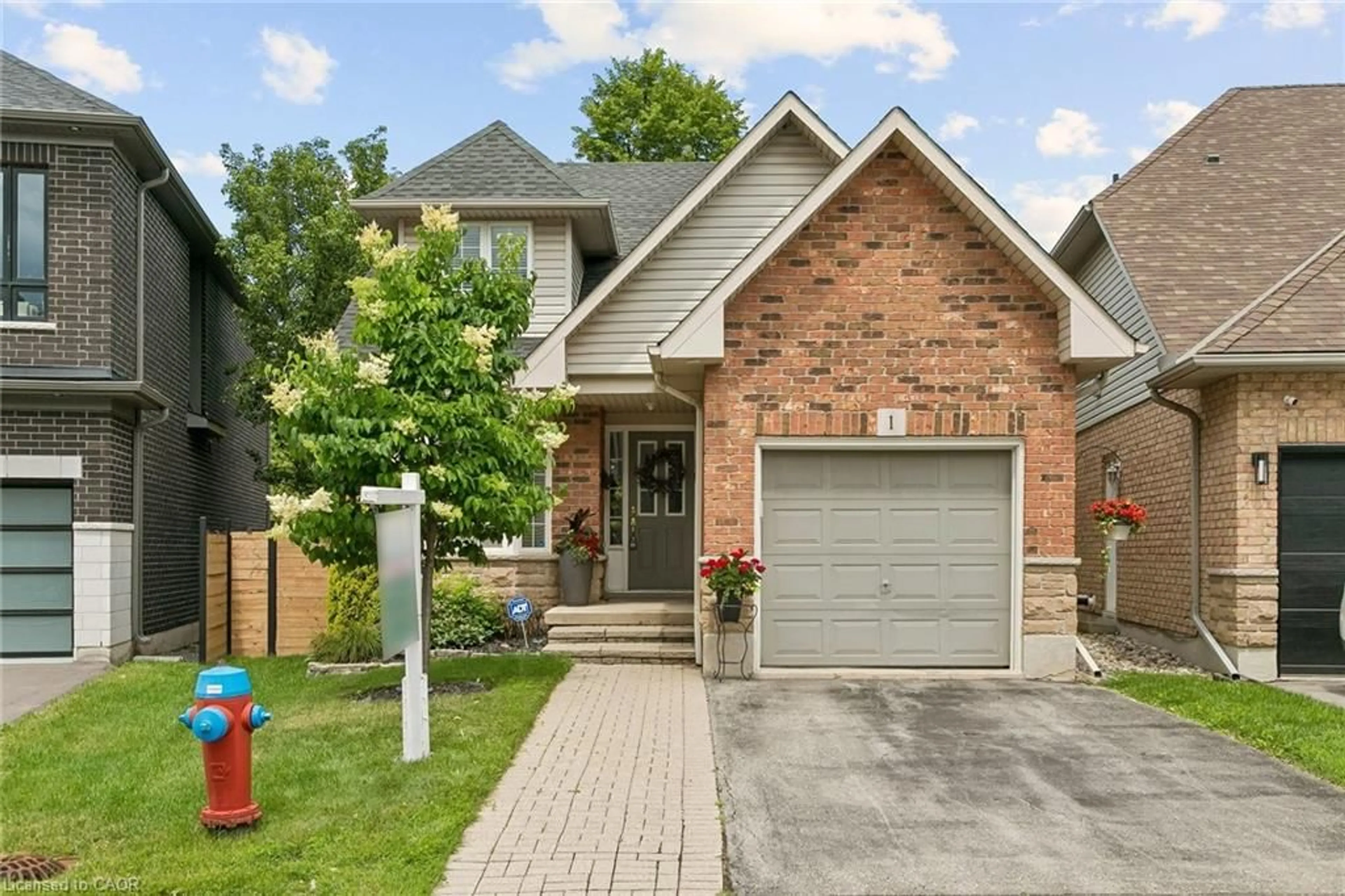 Home with brick exterior material, street for 1173 Bellview Cres #1, Burlington Ontario L7S 1C9