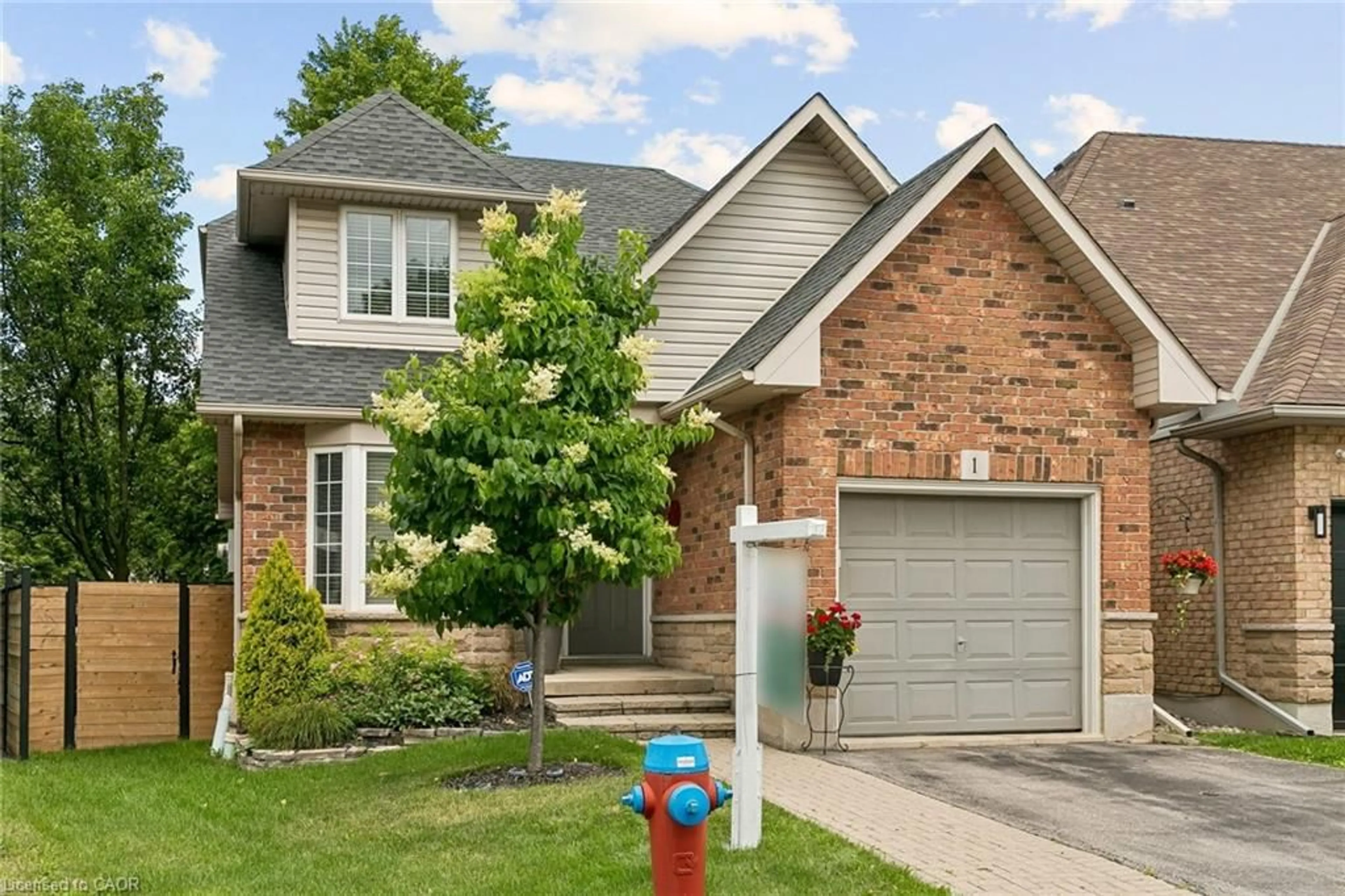 Home with brick exterior material, street for 1173 Bellview Cres #1, Burlington Ontario L7S 1C9