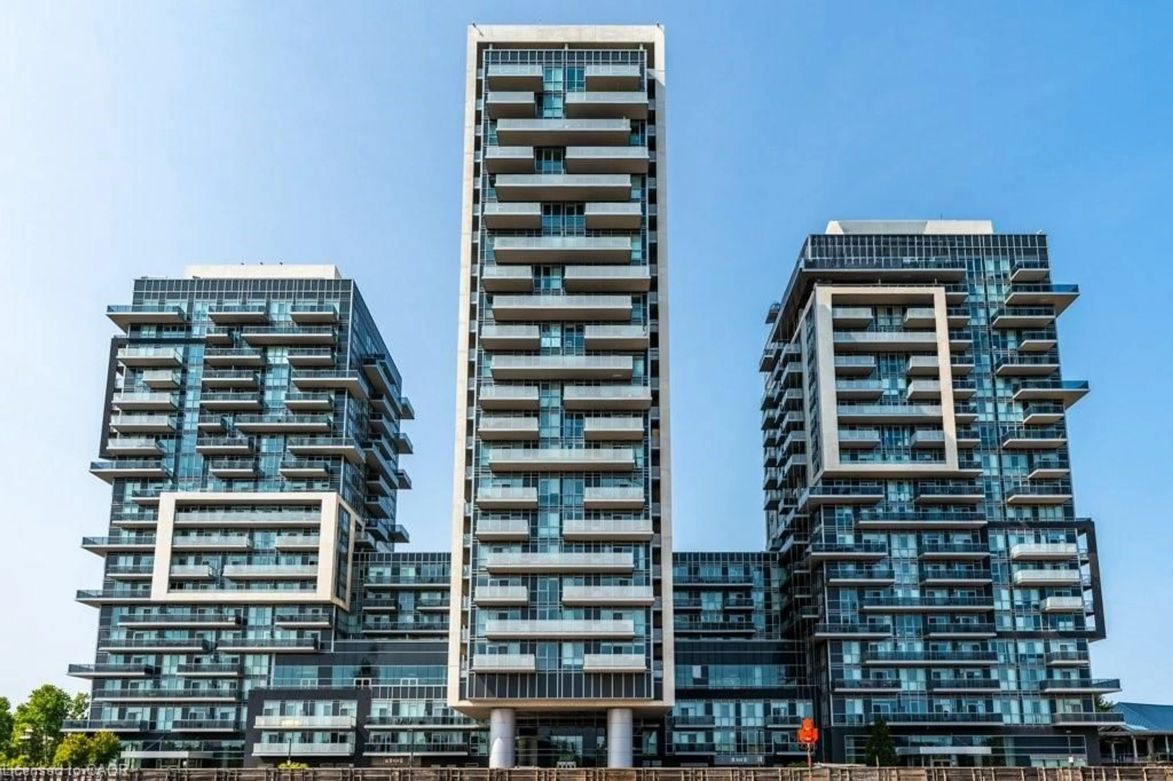 A pic from outside/outdoor area/front of a property/back of a property/a pic from drone, unknown for 2087 Fairview St #1304, Burlington Ontario L7R 0E5