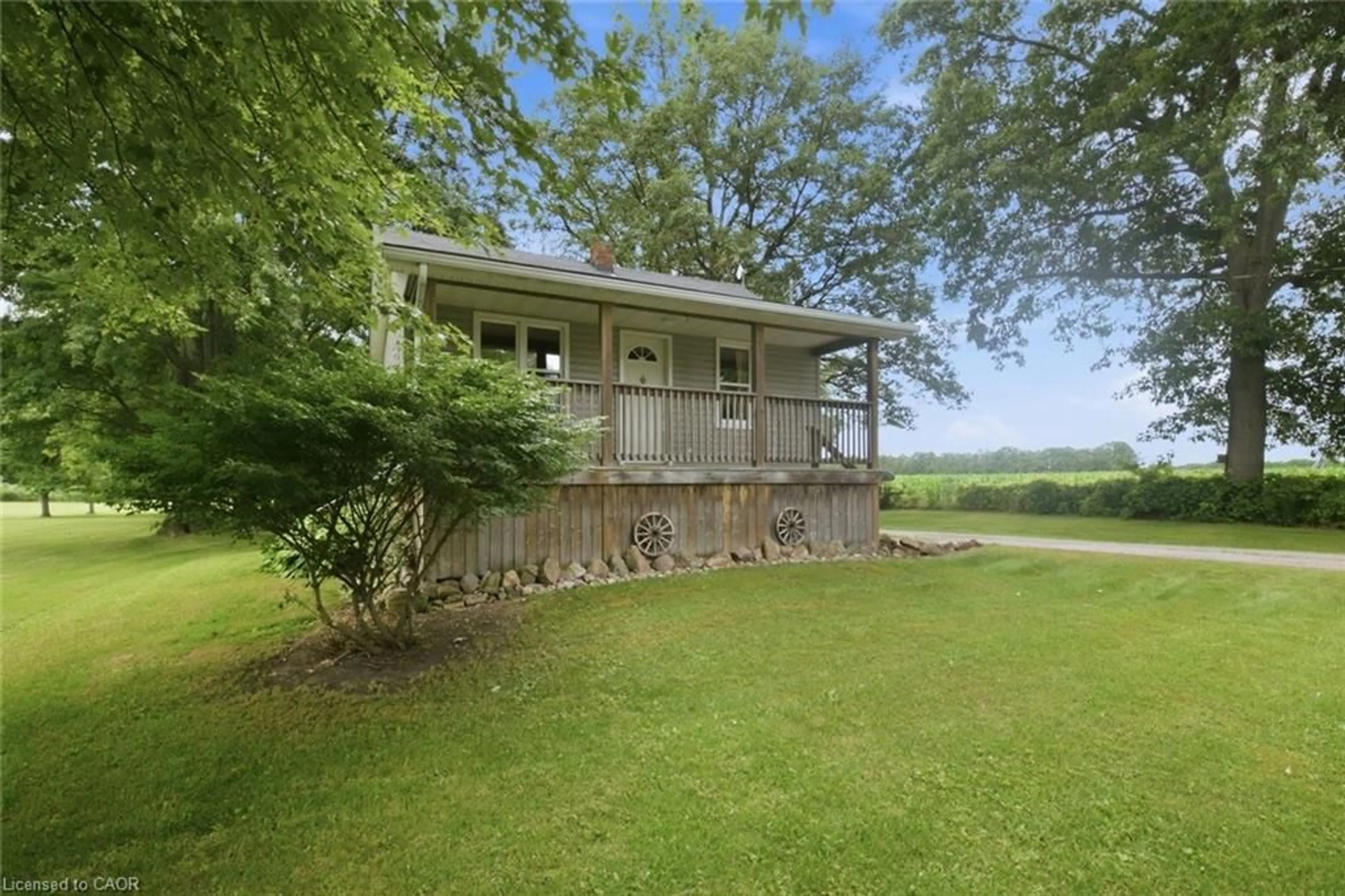 A pic from outside/outdoor area/front of a property/back of a property/a pic from drone, water/lake/river/ocean view for 100 Windham Rd 14, Norfolk Ontario N3Y 4K6