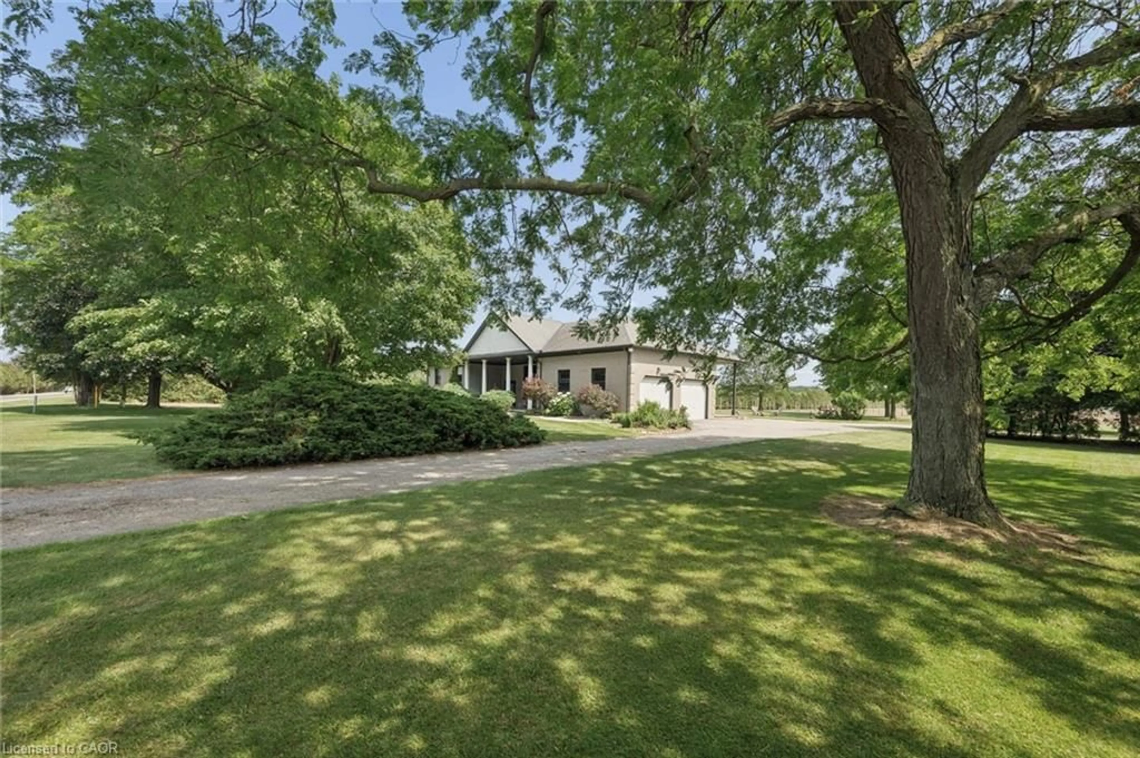 A pic from outside/outdoor area/front of a property/back of a property/a pic from drone, water/lake/river/ocean view for 145292 Potters Rd, Tillsonburg Ontario N4G 4G7