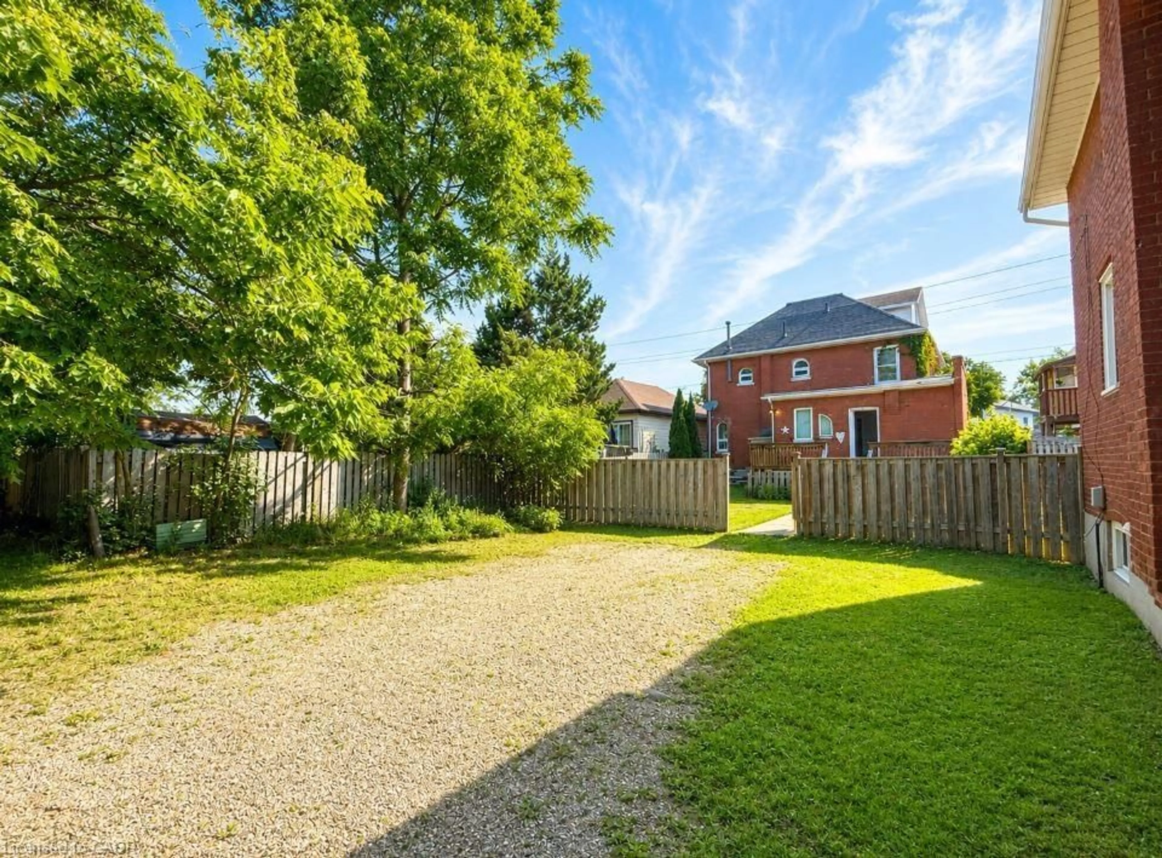 A pic from outside/outdoor area/front of a property/back of a property/a pic from drone, street for 219 Erie Ave, Brantford Ontario N3S 2H1