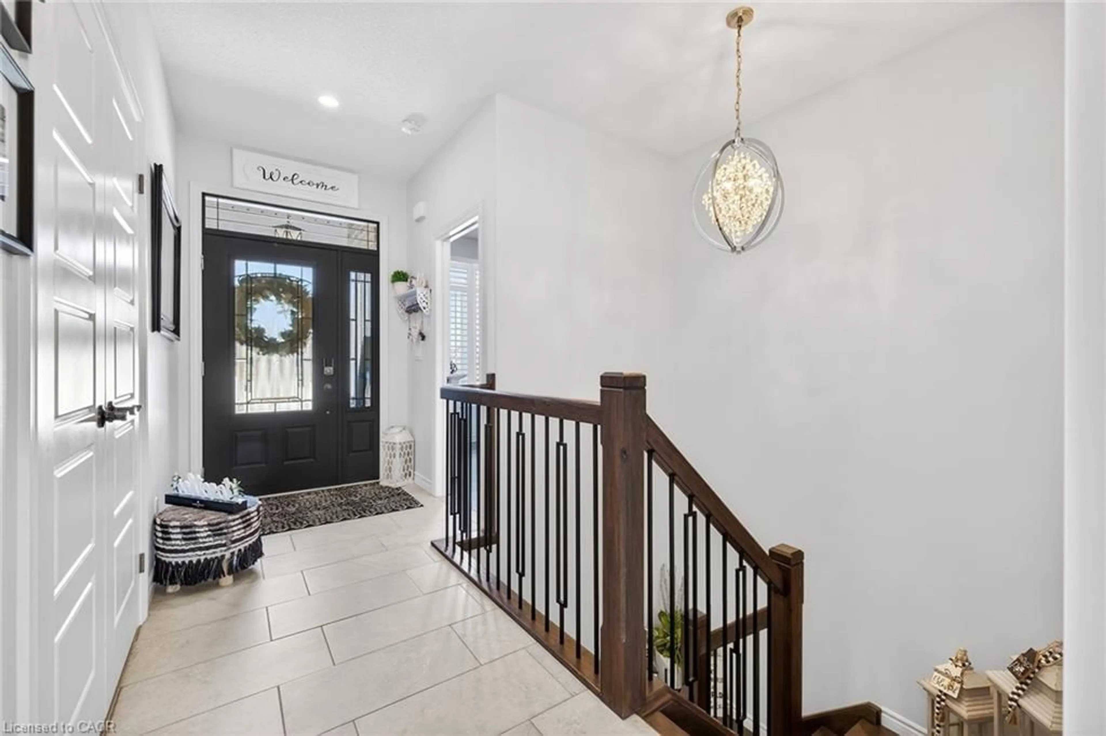 Indoor entryway for 35 Lock St, Innerkip Ontario N0J 1M0