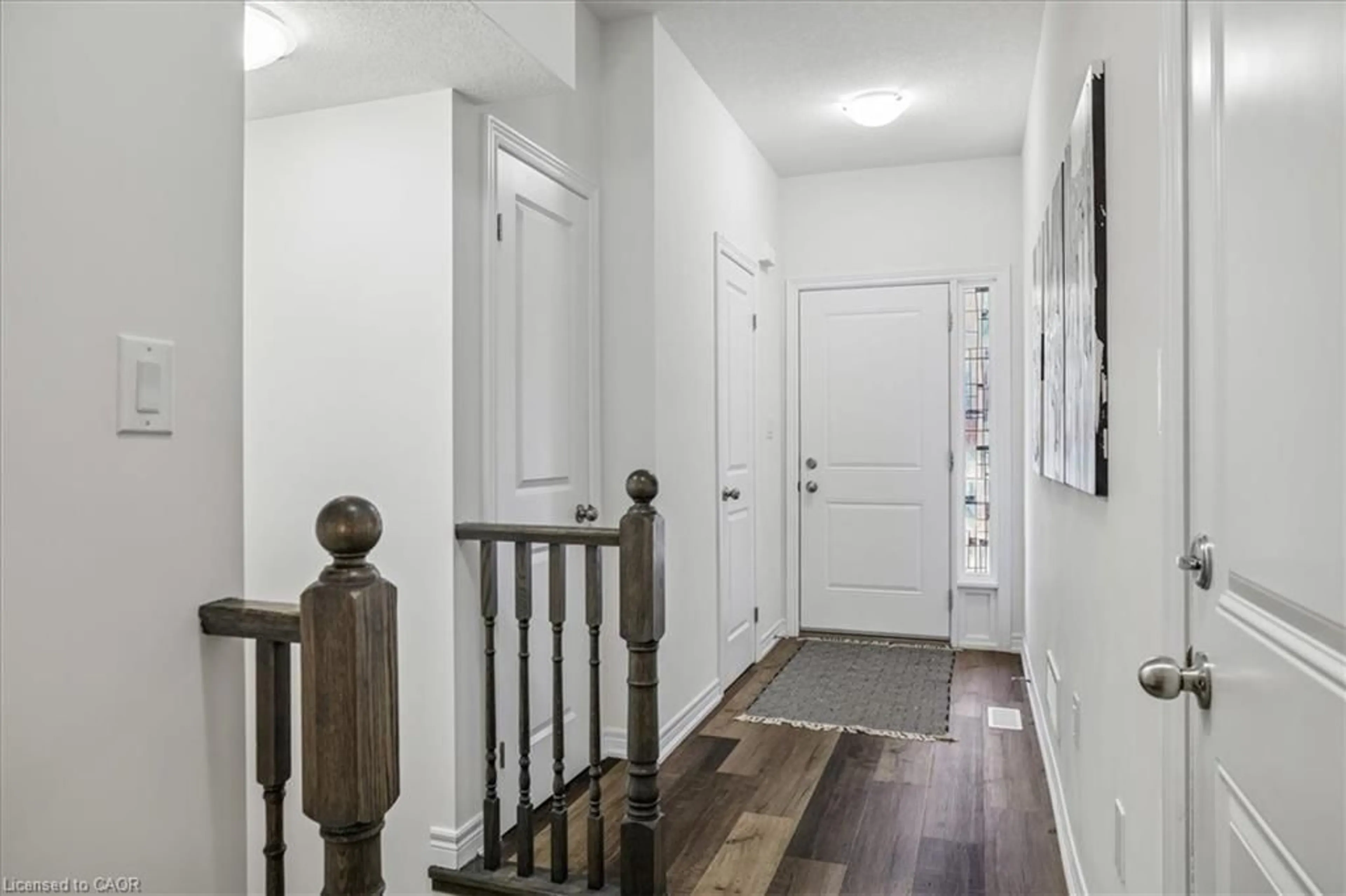 Indoor entryway for 24 Cleland Ave, Ancaster Ontario L9K 0J9