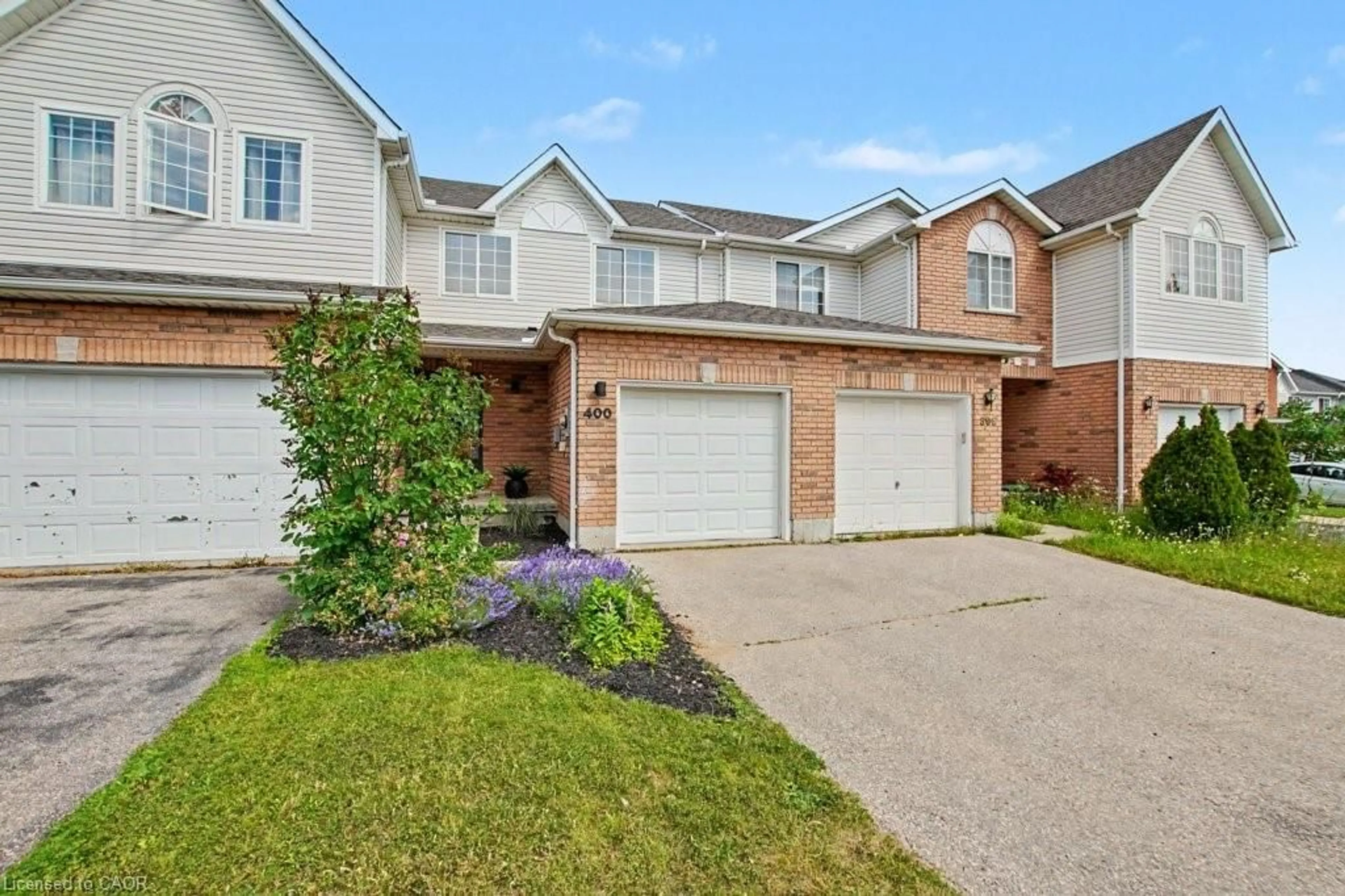 Home with brick exterior material, street for 400 Laurel Gate Dr, Waterloo Ontario N2T 2S6