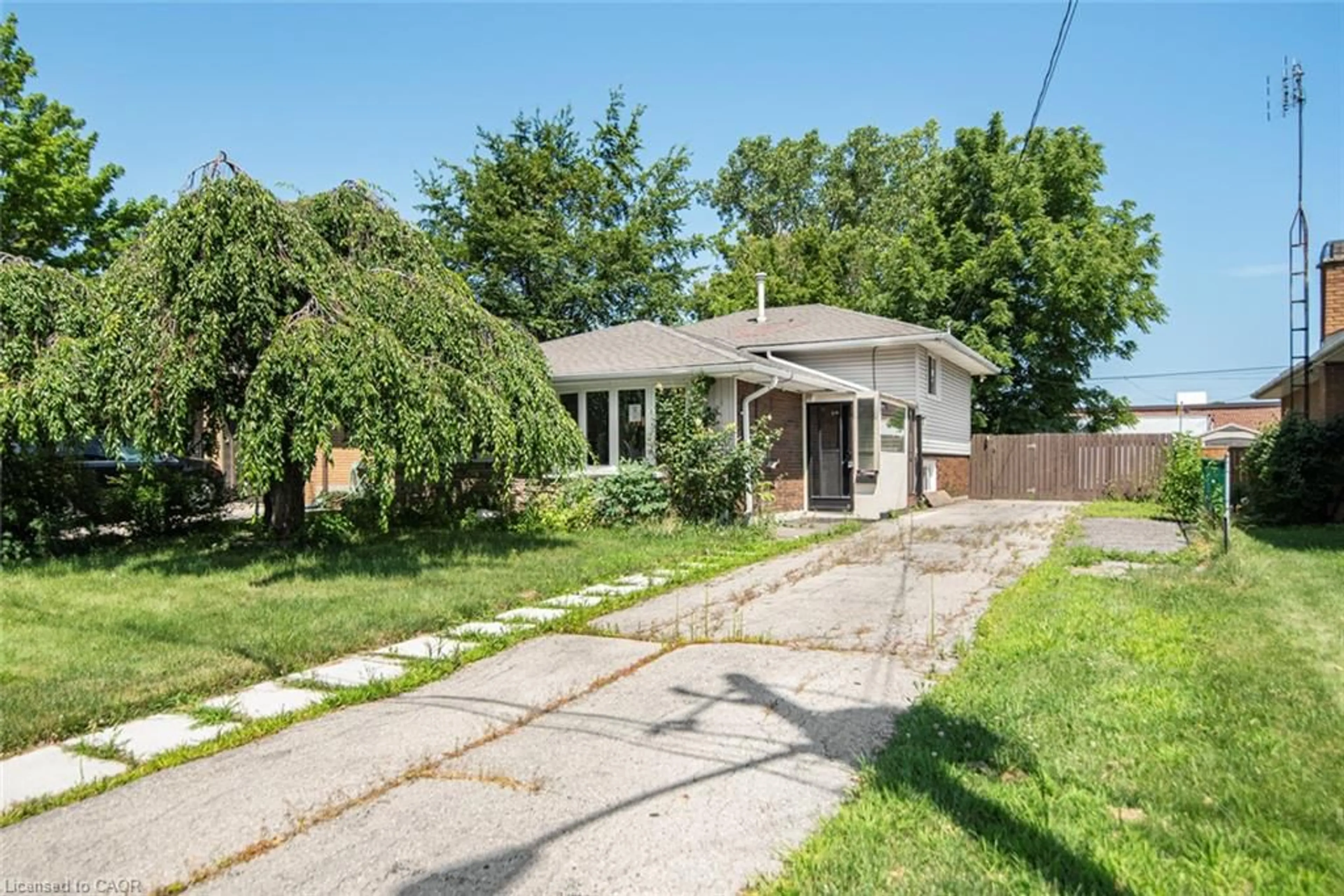 Unknown for 100 Mountain Ave, Hamilton Ontario L8G 3P7