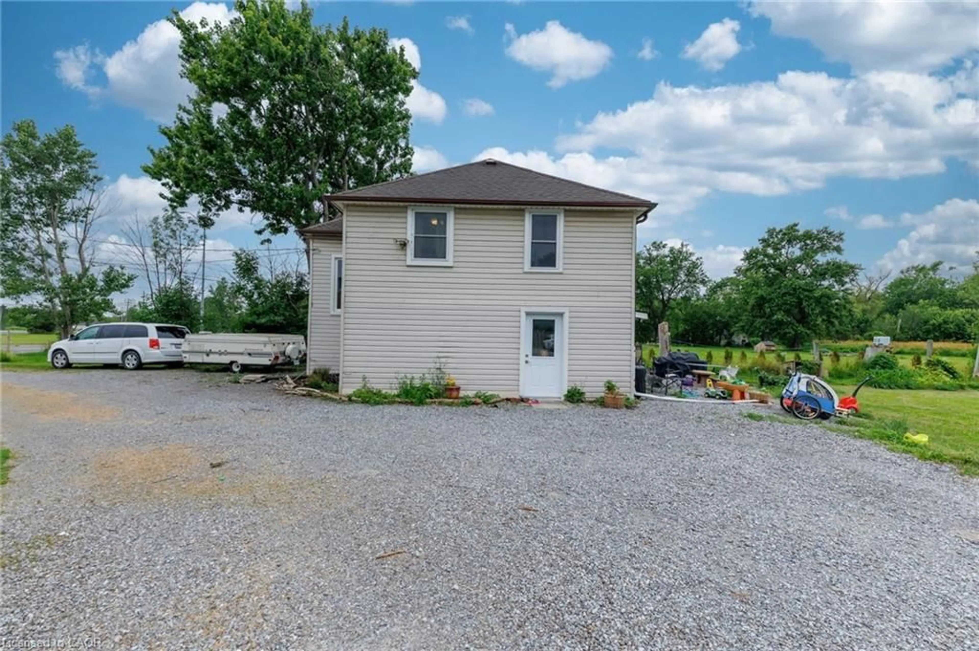 A pic from outside/outdoor area/front of a property/back of a property/a pic from drone, unknown for 2592 Highway 3, Port Colborne Ontario L3K 5V4