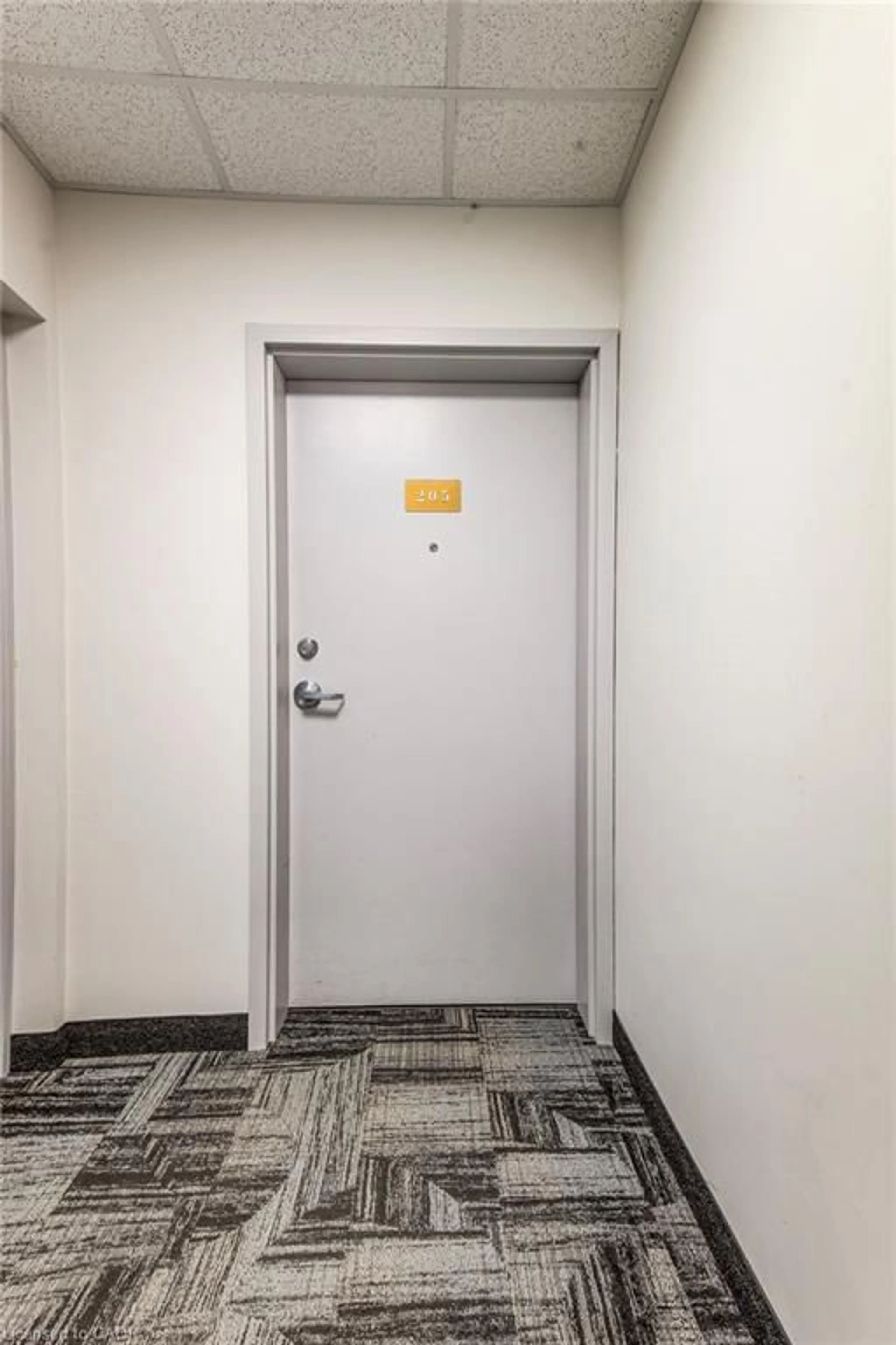 Indoor foyer for 269 Sunview St #205, Waterloo Ontario N2L 3V8