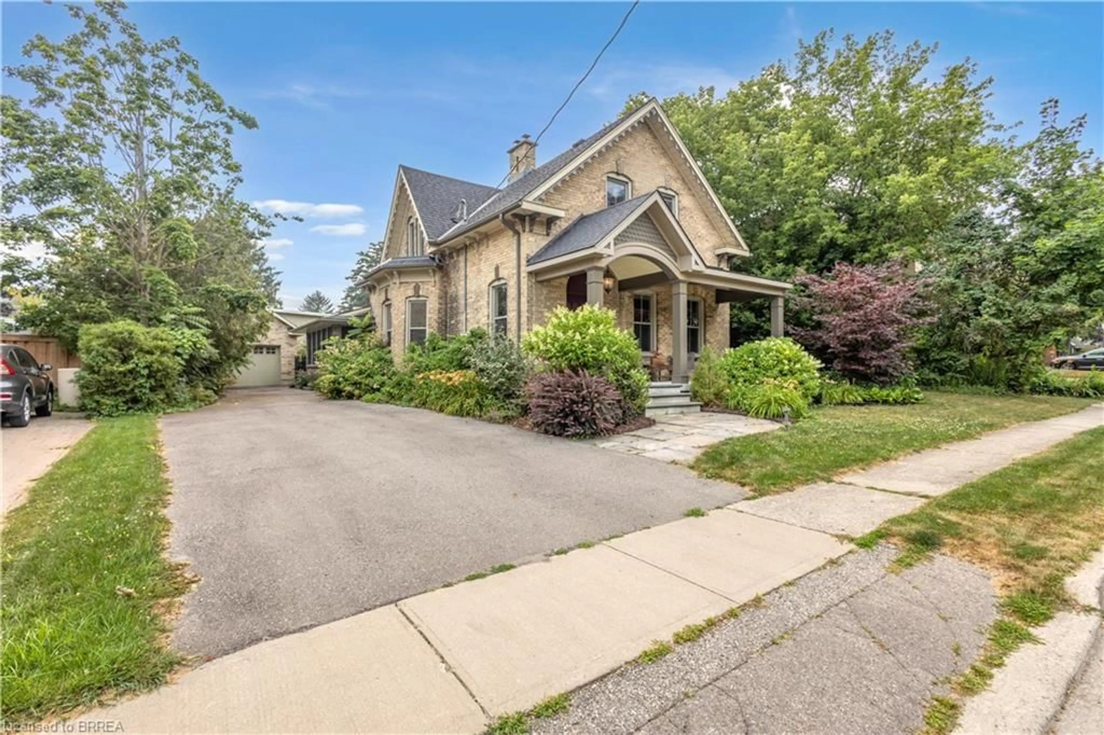 Unknown for 38 Jane St, Paris Ontario N3L 2X7