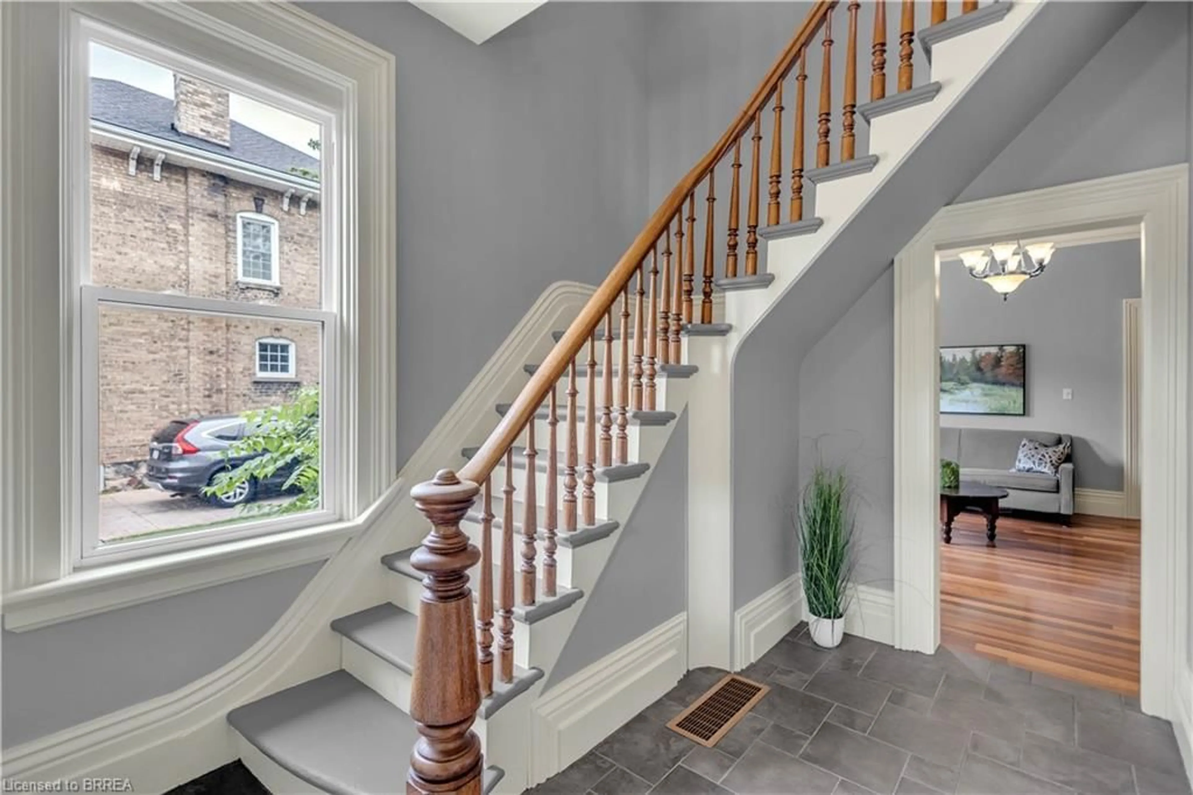 Stairs for 38 Jane St, Paris Ontario N3L 2X7