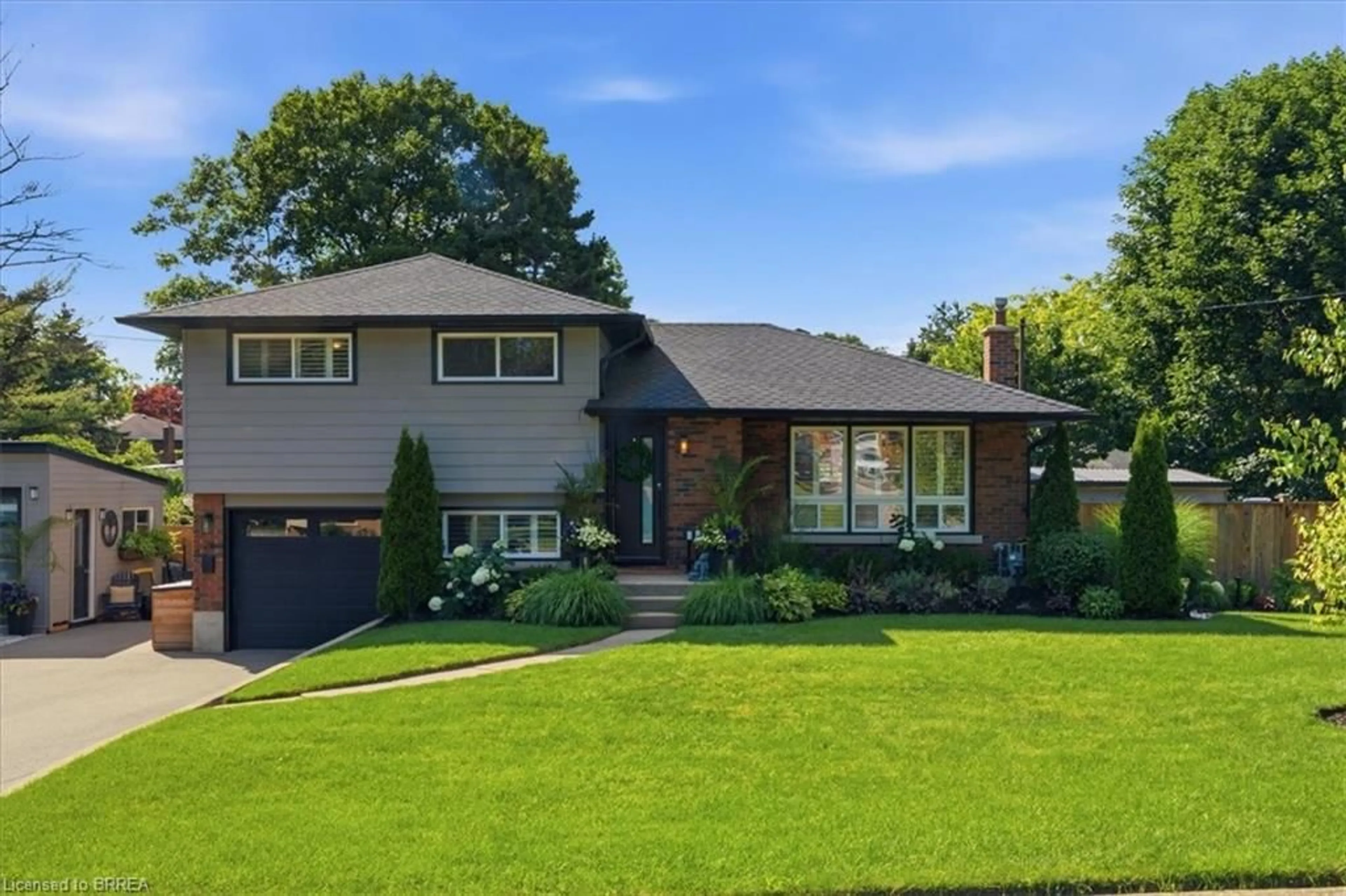 Home with brick exterior material, street for 28 Riverview Terr, Paris Ontario N3L 2P4
